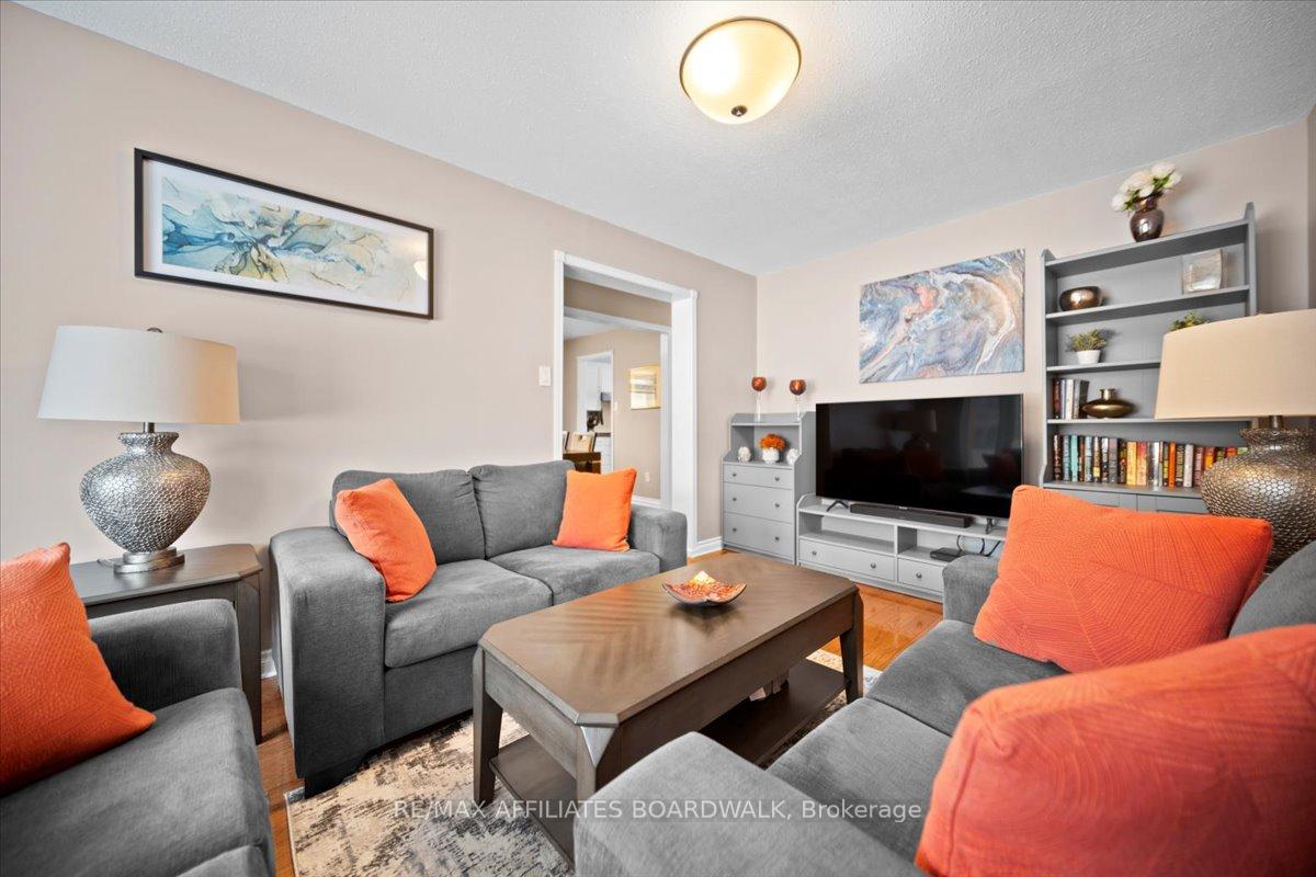 Photo 8 of 31 Palomino Drive, Ottawa, Kanata - Bridlewood — HOMEH
