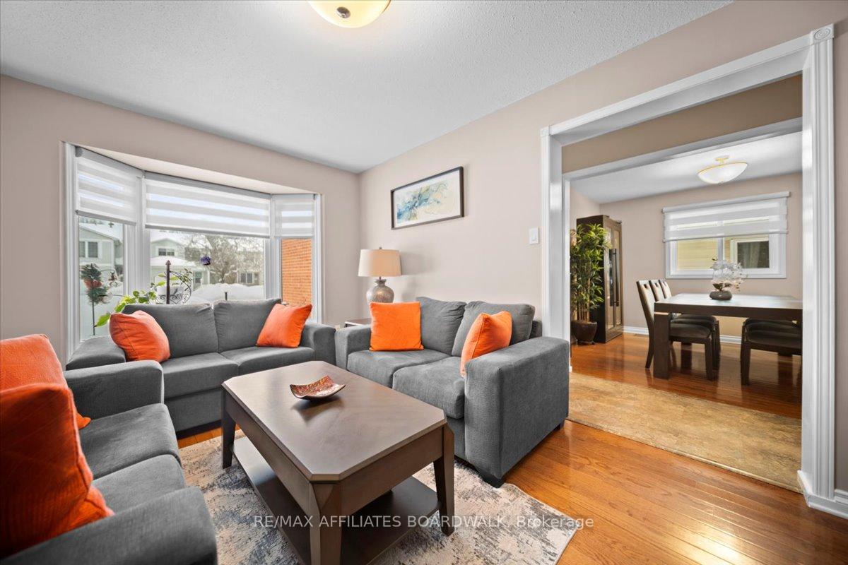 Photo 9 of 31 Palomino Drive, Ottawa, Kanata - Bridlewood — HOMEH