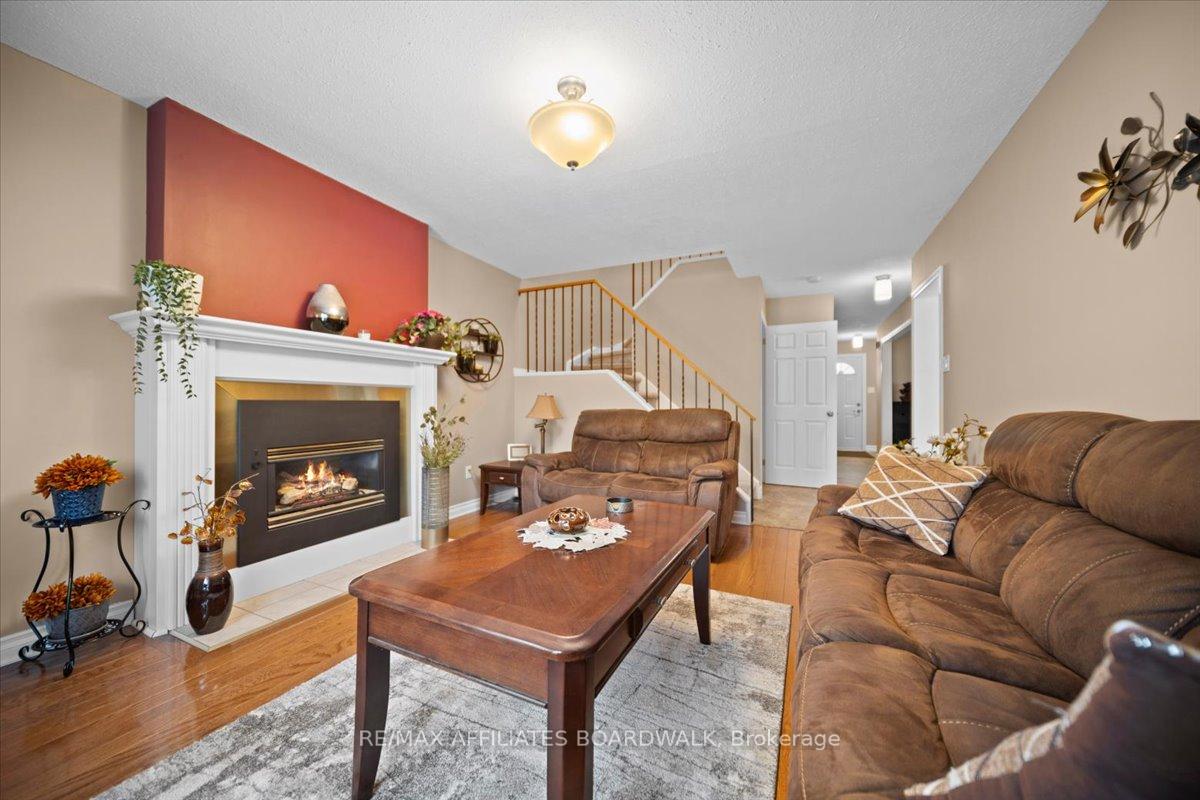 Photo 12 of 31 Palomino Drive, Ottawa, Kanata - Bridlewood — HOMEH