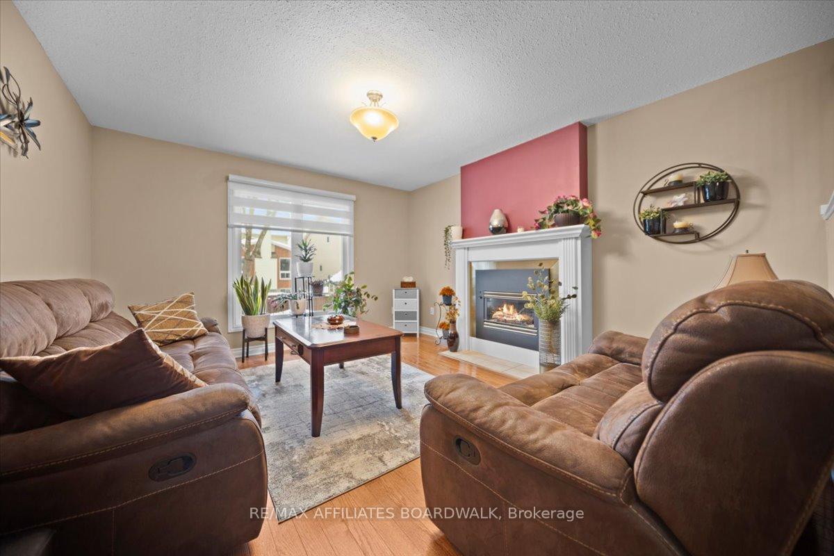 Photo 13 of 31 Palomino Drive, Ottawa, Kanata - Bridlewood — HOMEH