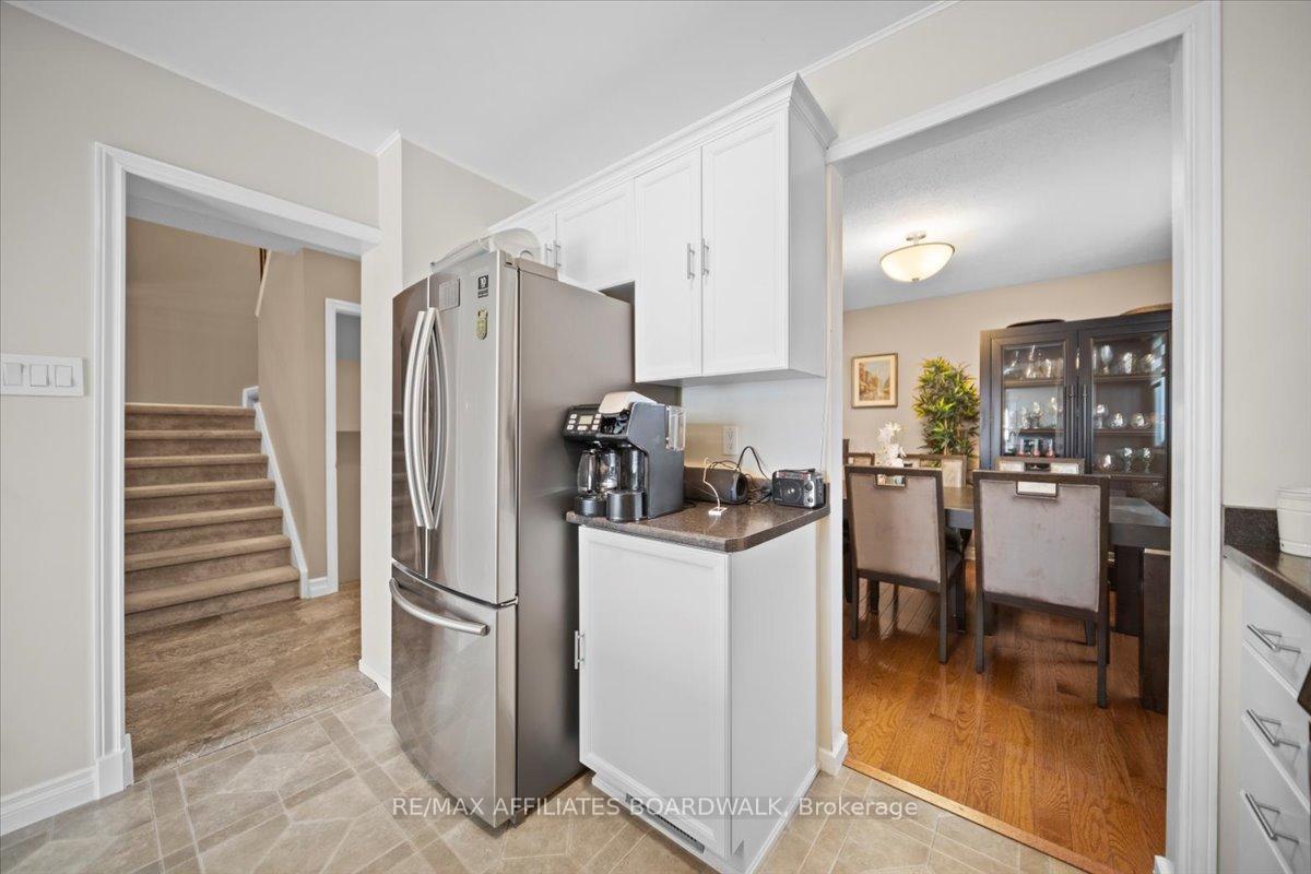 Photo 14 of 31 Palomino Drive, Ottawa, Kanata - Bridlewood — HOMEH