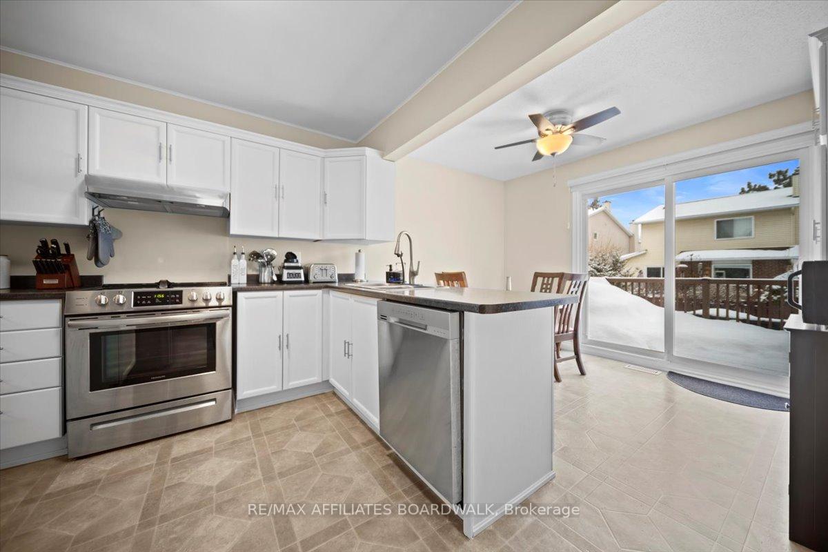 Photo 15 of 31 Palomino Drive, Ottawa, Kanata - Bridlewood — HOMEH