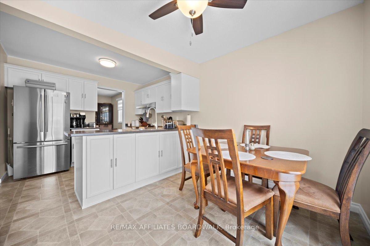 Photo 18 of 31 Palomino Drive, Ottawa, Kanata - Bridlewood — HOMEH
