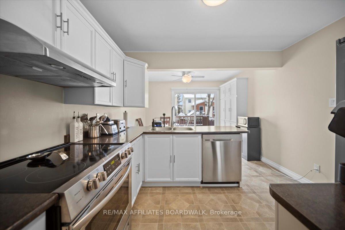Photo 19 of 31 Palomino Drive, Ottawa, Kanata - Bridlewood — HOMEH