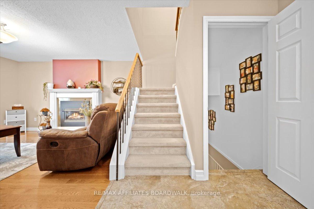 Photo 21 of 31 Palomino Drive, Ottawa, Kanata - Bridlewood — HOMEH