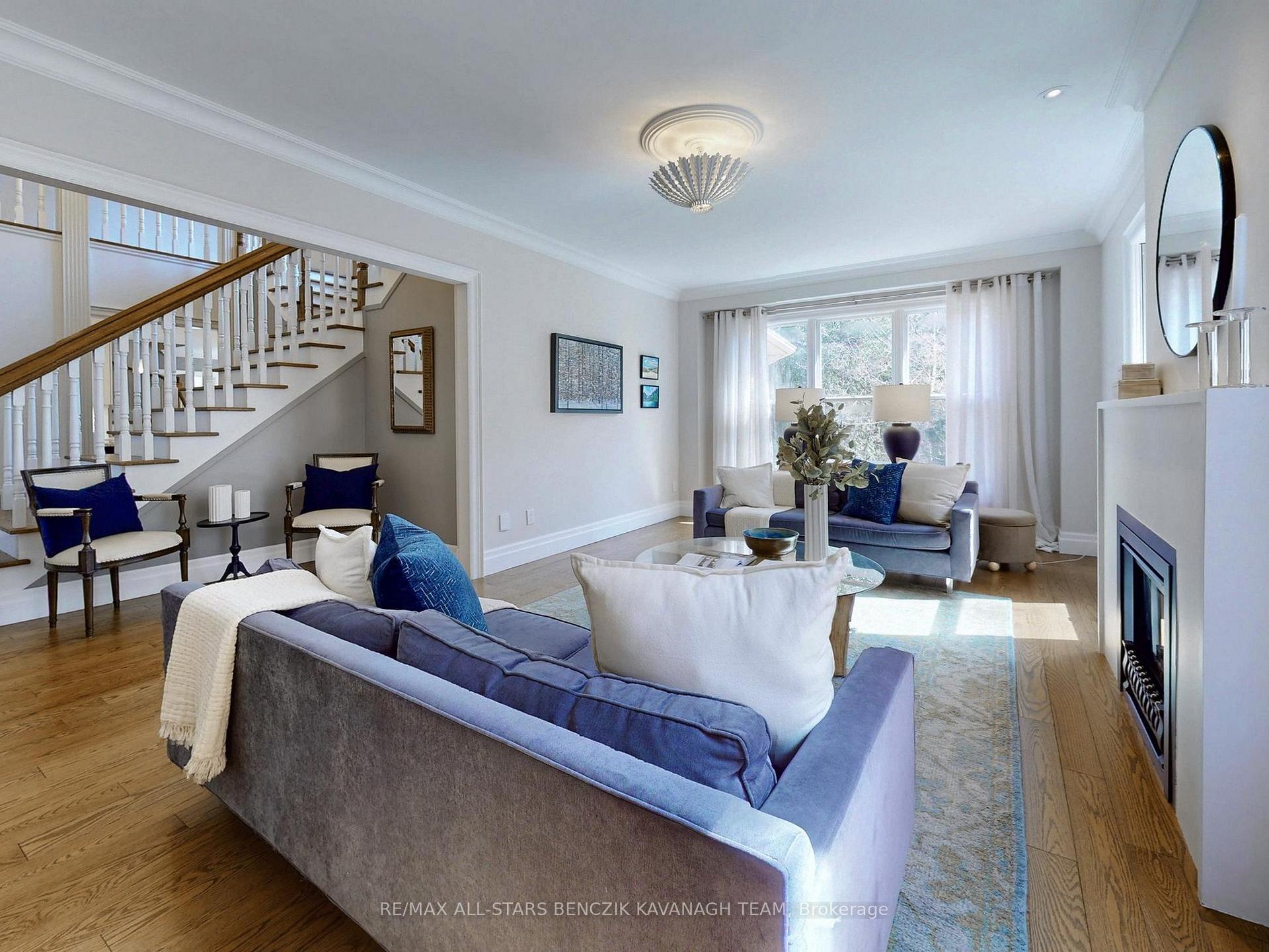 Photo 8 of 40 Wrenwood Court, Markham, Unionville — HOMEH