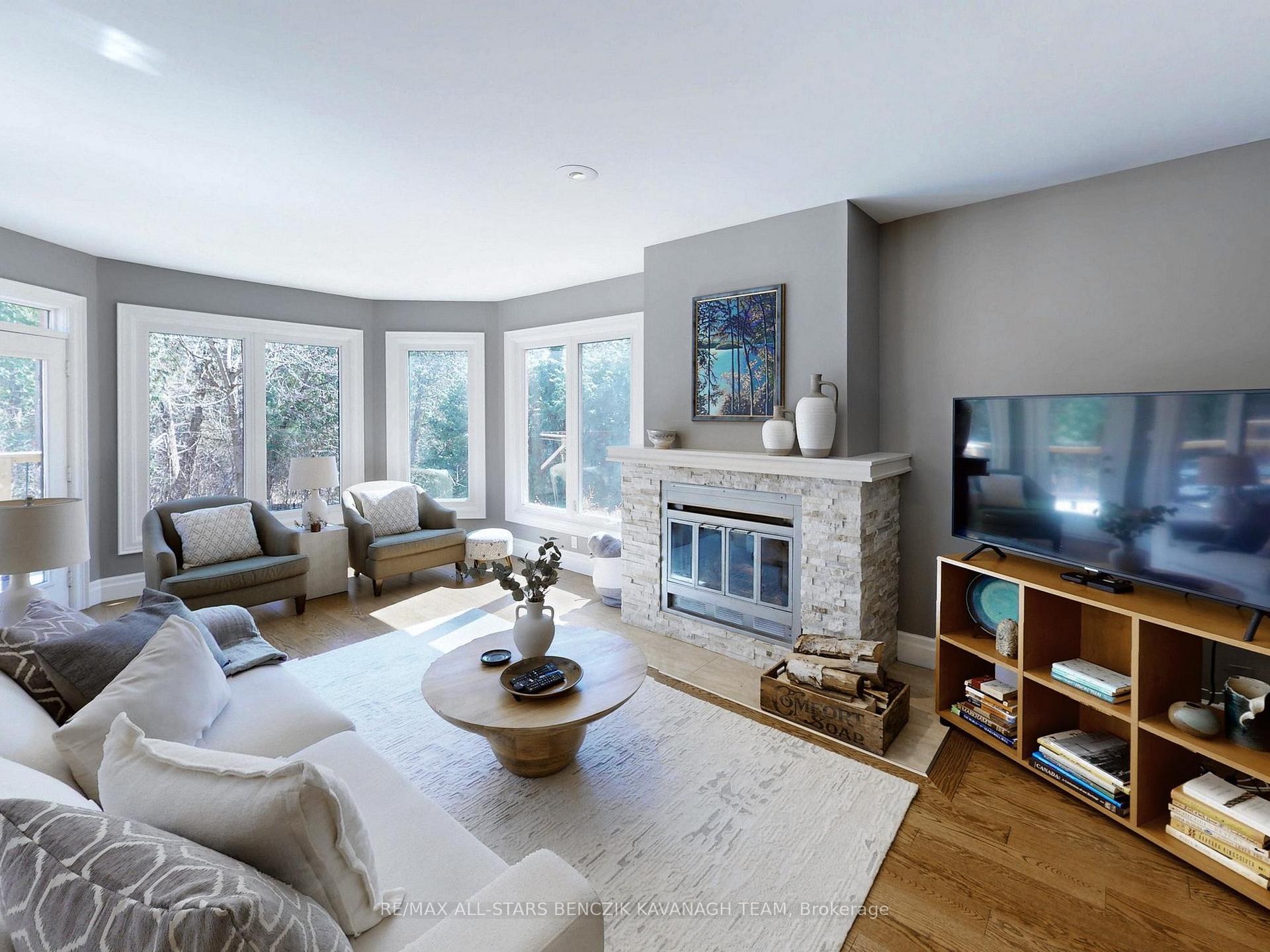 Photo 11 of 40 Wrenwood Court, Markham, Unionville — HOMEH