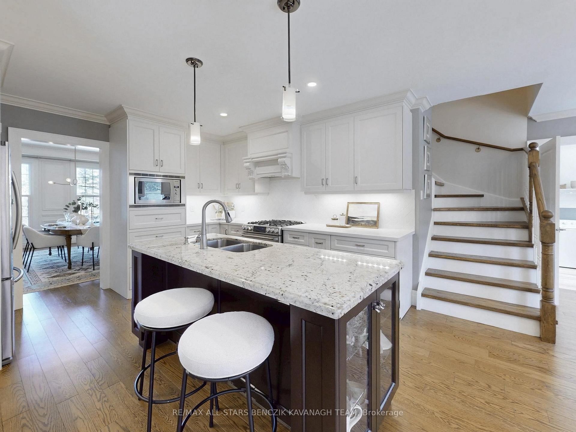 Photo 12 of 40 Wrenwood Court, Markham, Unionville — HOMEH