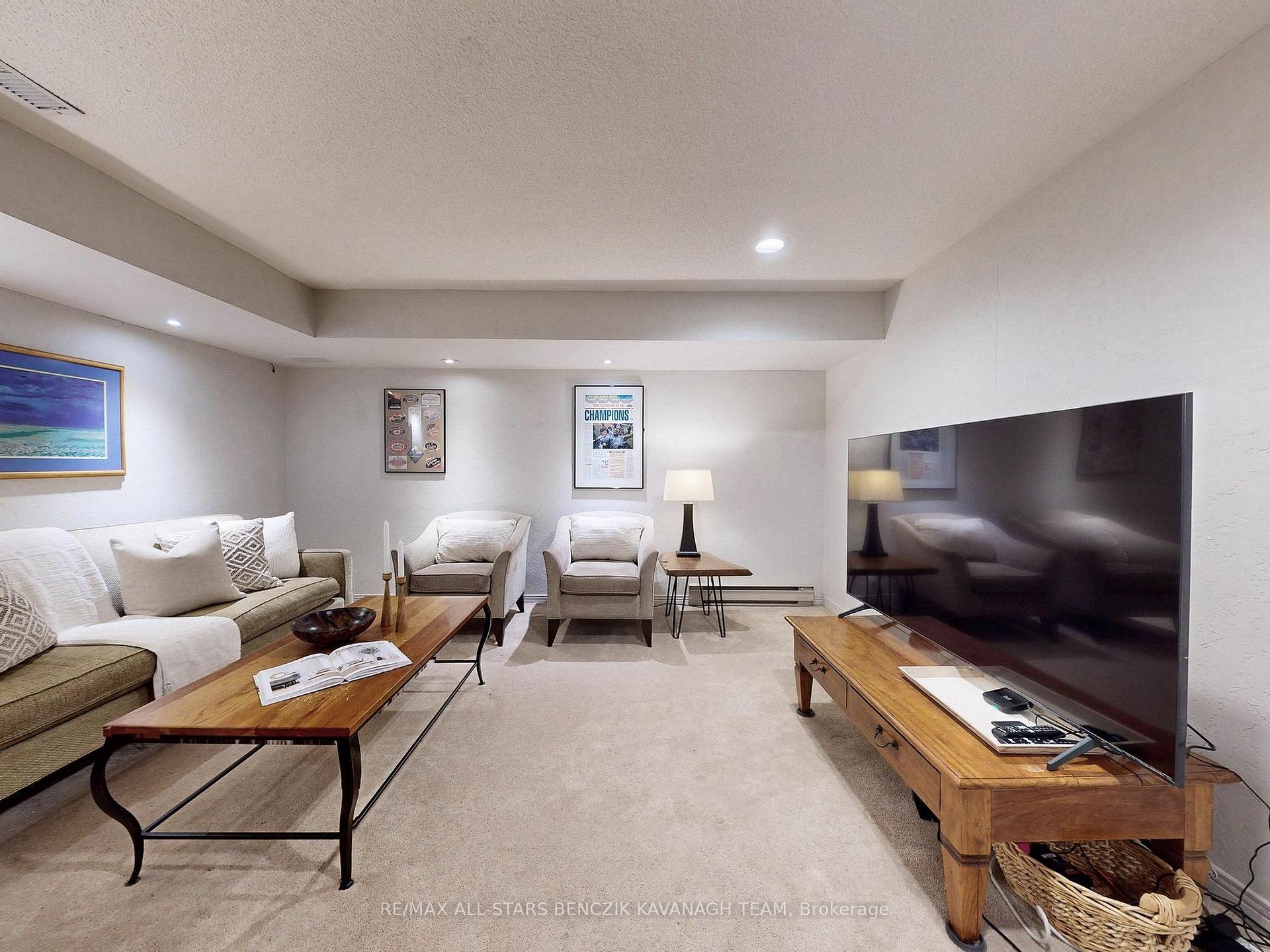 Photo 32 of 40 Wrenwood Court, Markham, Unionville — HOMEH