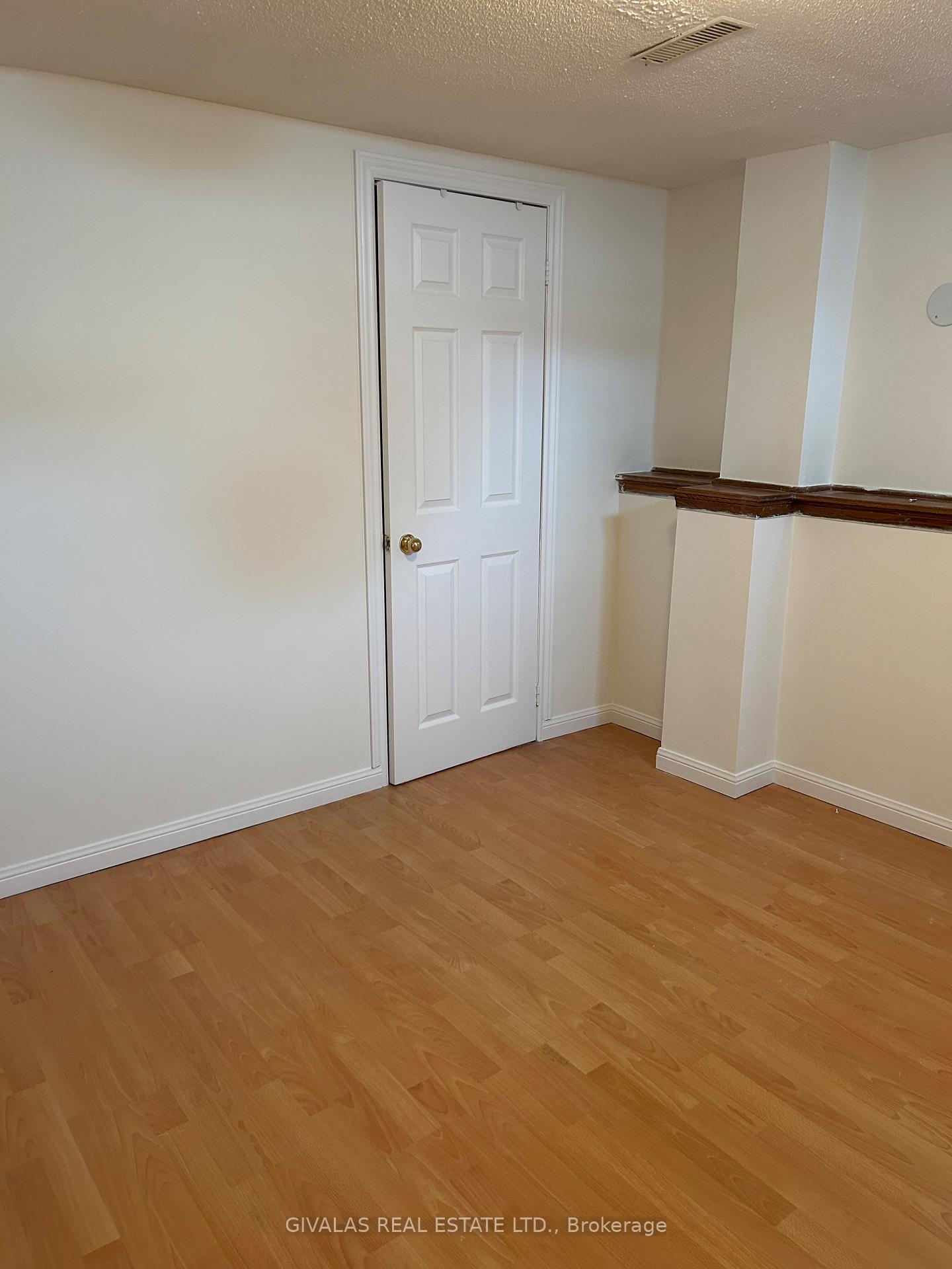 Photo 5 of 57 Townley Avenue, Markham, Milliken Mills East — HOMEH