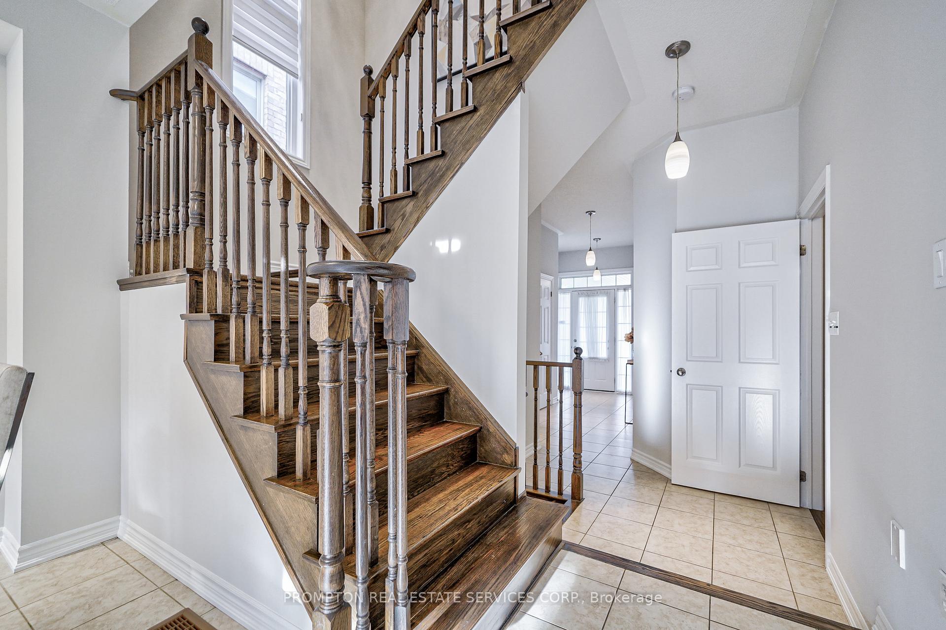 Photo 8 of 26 Memon Place, Markham, Wismer — HOMEH