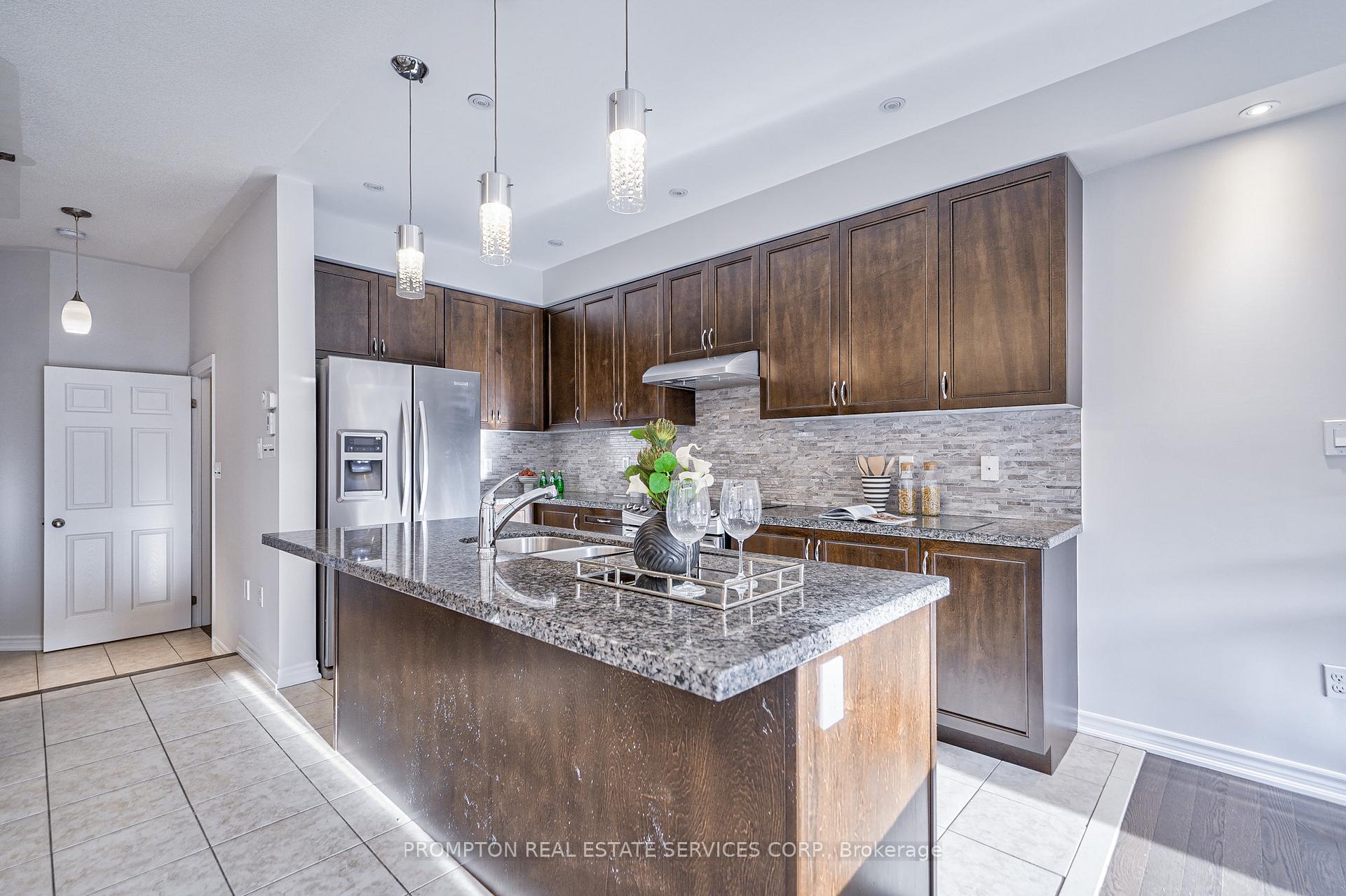 Photo 13 of 26 Memon Place, Markham, Wismer — HOMEH