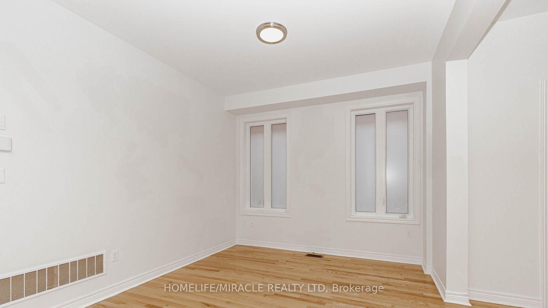 Photo 11 of Unit Upper, 1015 Job Crescent, Milton, Harrison — HOMEH