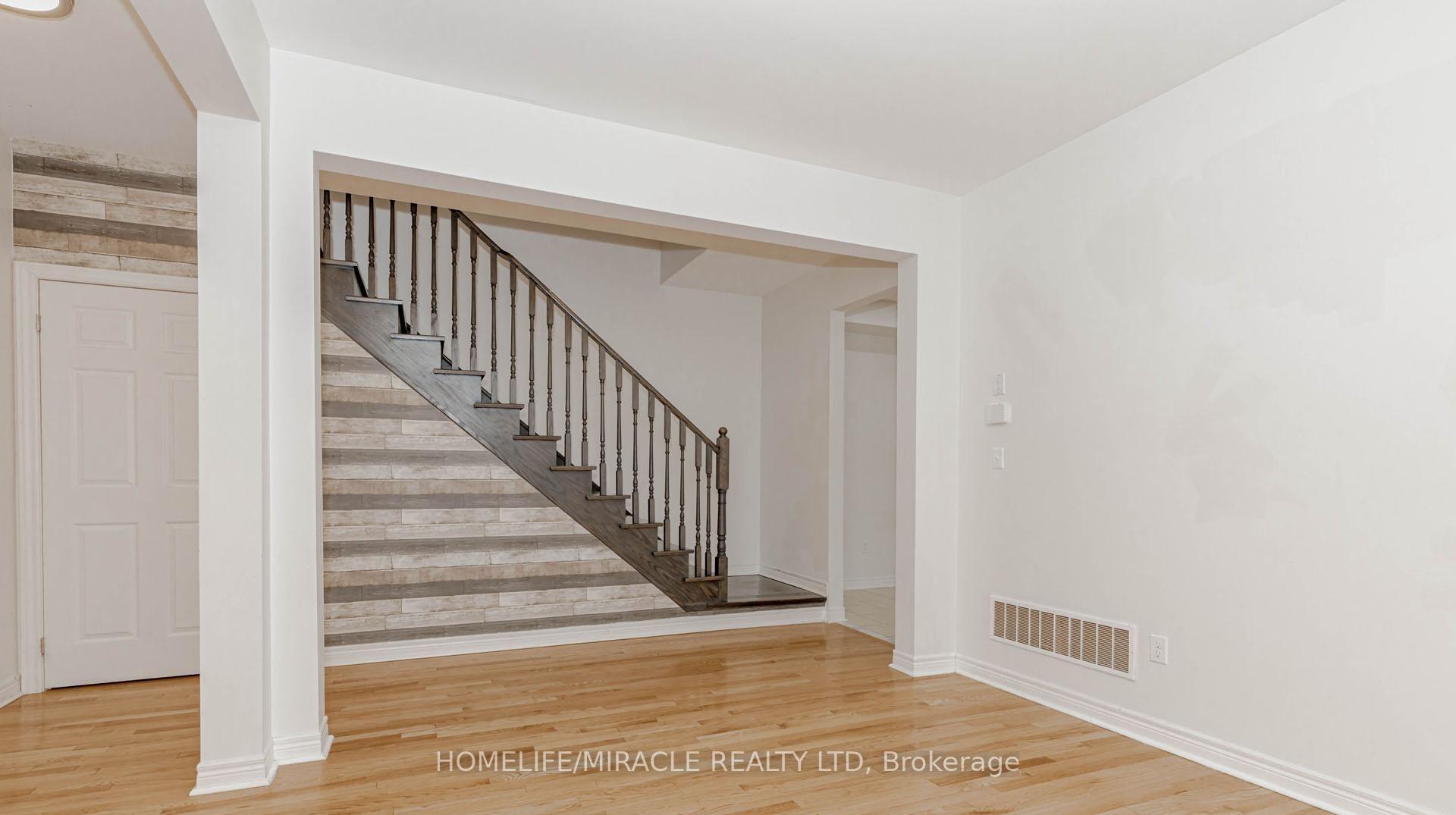 Photo 14 of Unit Upper, 1015 Job Crescent, Milton, Harrison — HOMEH