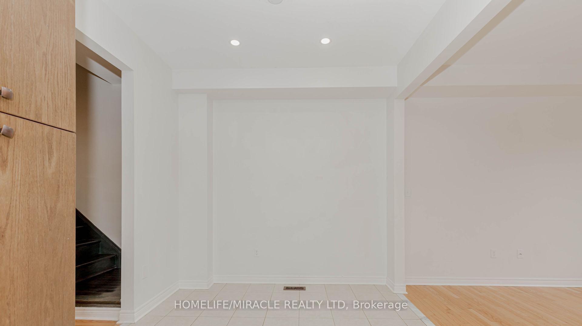 Photo 20 of Unit Upper, 1015 Job Crescent, Milton, Harrison — HOMEH