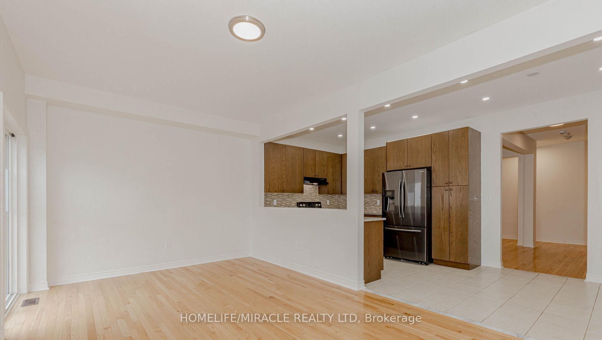 Photo 21 of Unit Upper, 1015 Job Crescent, Milton, Harrison — HOMEH