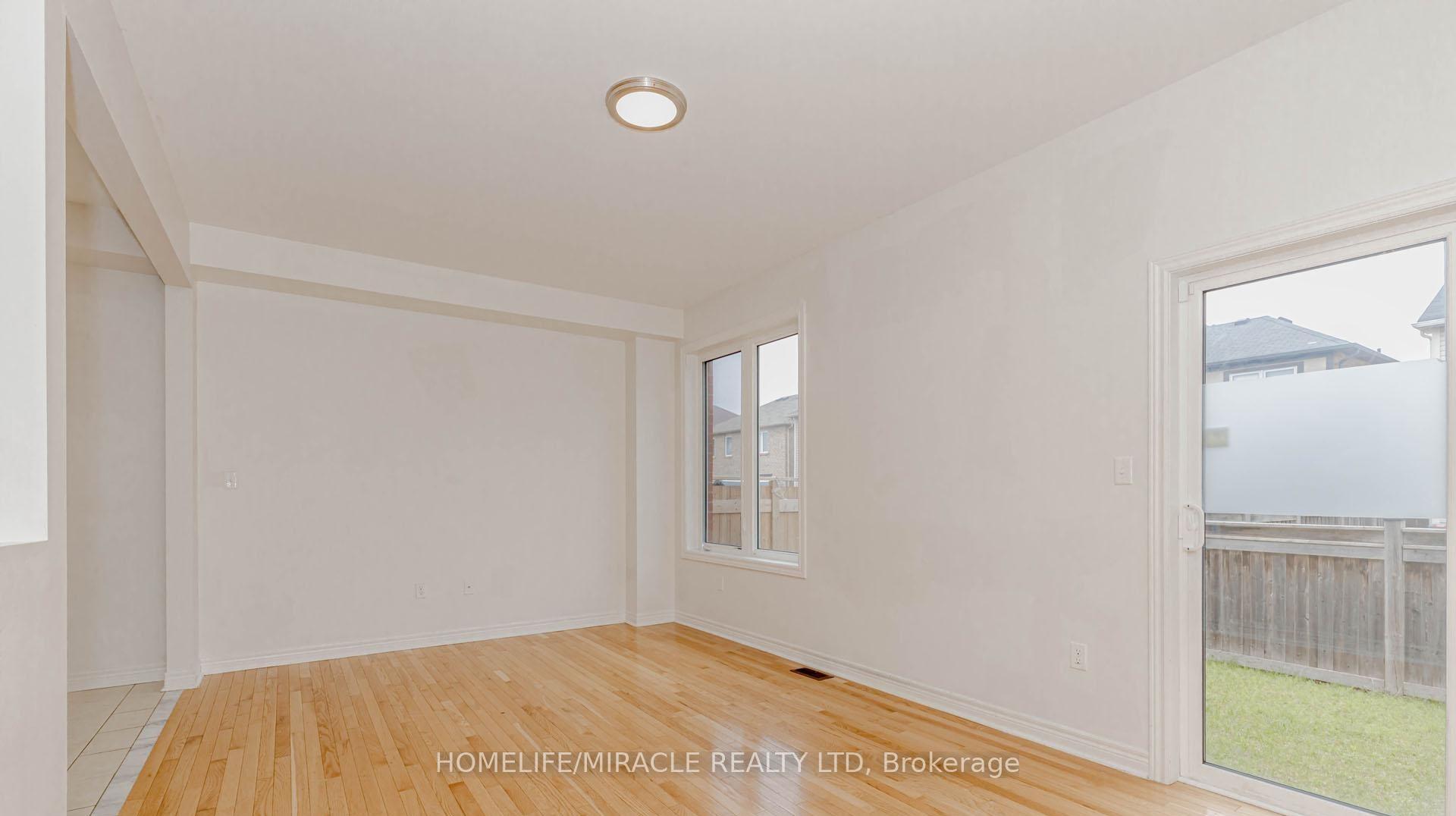 Photo 23 of Unit Upper, 1015 Job Crescent, Milton, Harrison — HOMEH