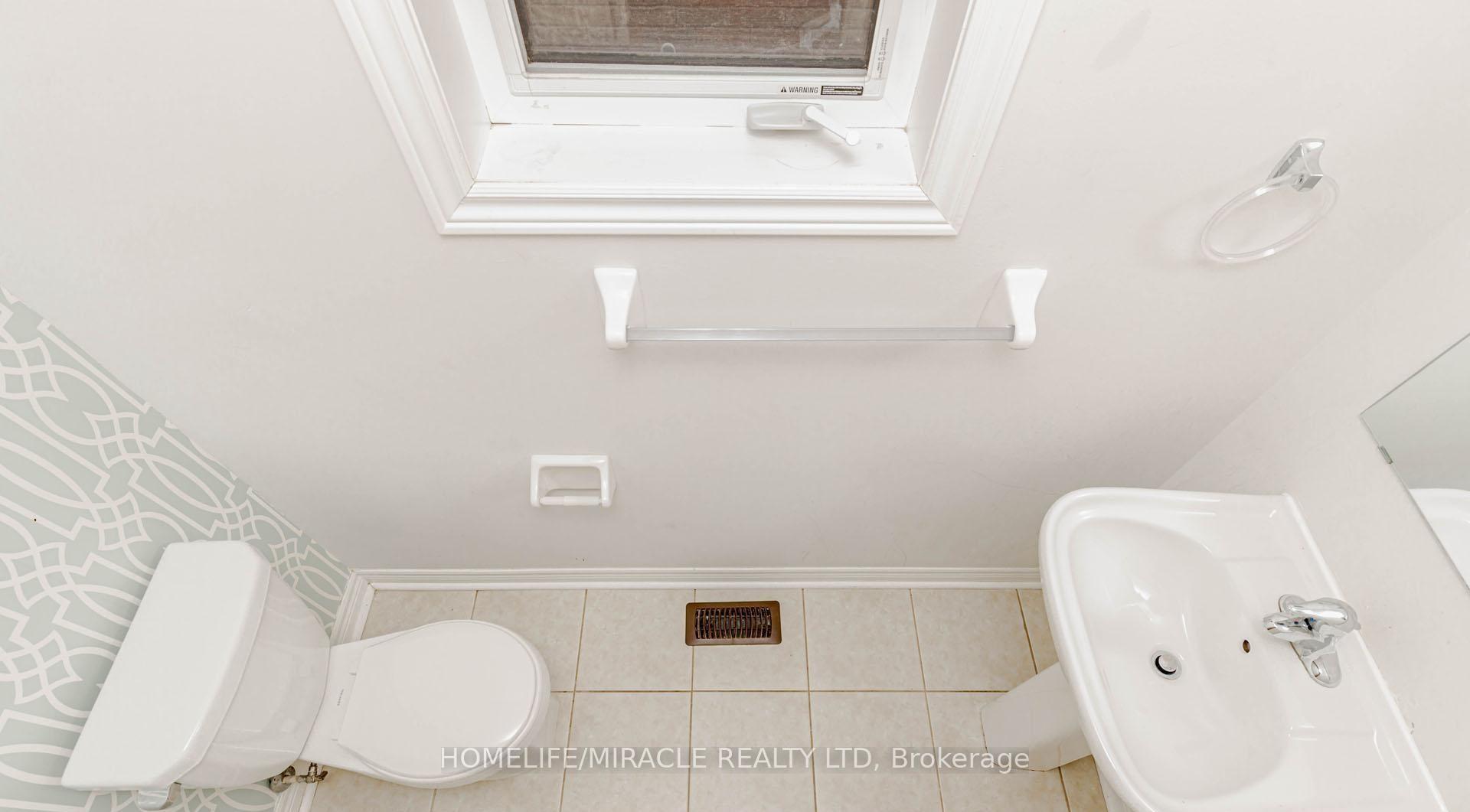 Photo 25 of Unit Upper, 1015 Job Crescent, Milton, Harrison — HOMEH