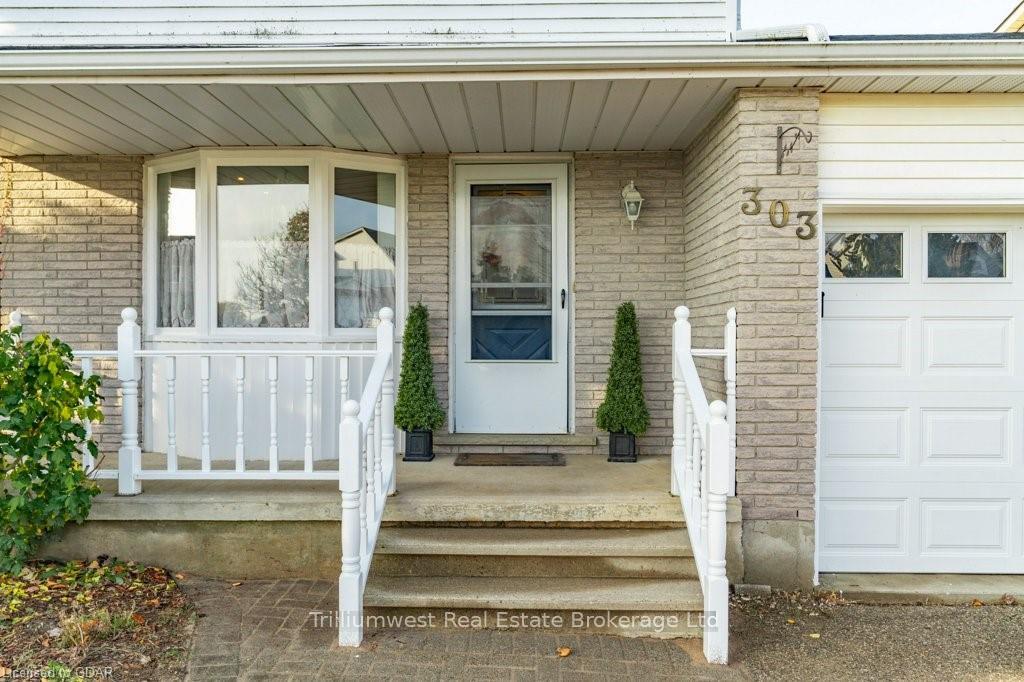 Photo 8 of 303 Misty Crescent, Kitchener — HOMEH