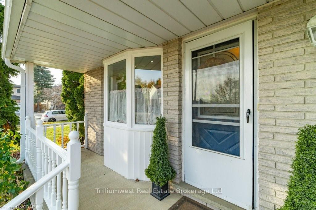 Photo 9 of 303 Misty Crescent, Kitchener — HOMEH