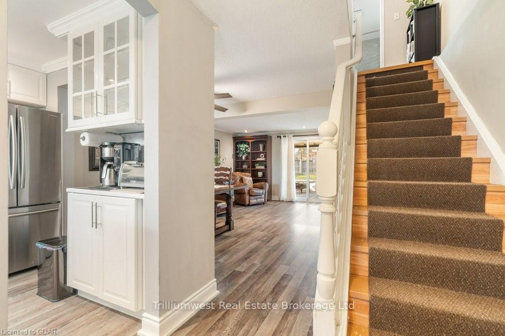 Photo 11 of 303 Misty Crescent, Kitchener — HOMEH