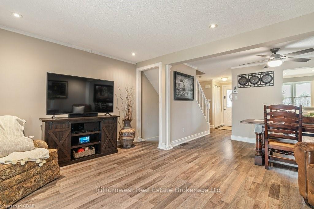 Photo 18 of 303 Misty Crescent, Kitchener — HOMEH