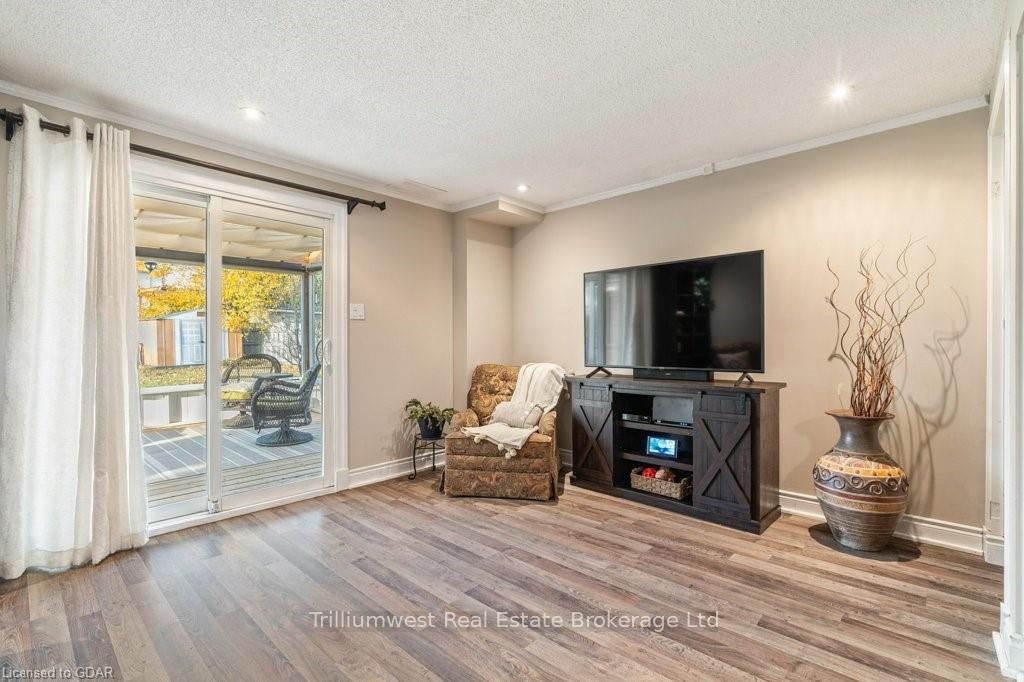 Photo 19 of 303 Misty Crescent, Kitchener — HOMEH