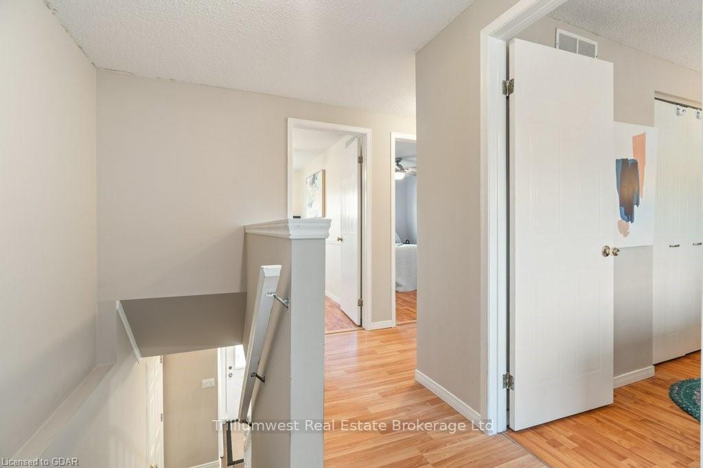 Photo 21 of 303 Misty Crescent, Kitchener — HOMEH
