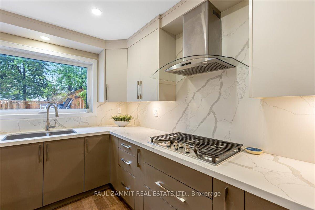 Photo 12 of 20 Lilac Avenue, Markham, Aileen-Willowbrook — HOMEH