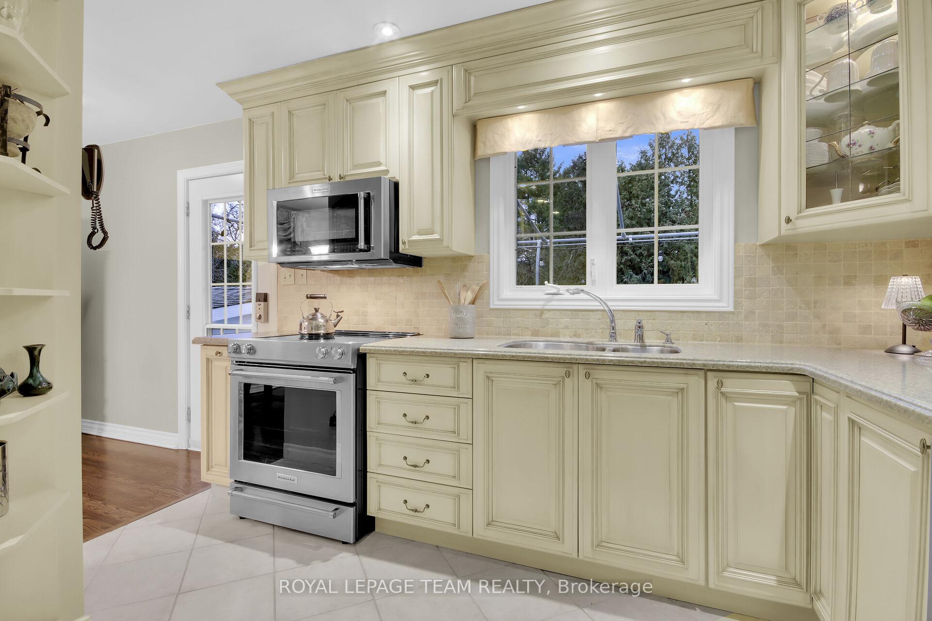 Photo 9 of 172 Old Colony Road, Ottawa, Kanata - Glencairn/Hazeldean — HOMEH