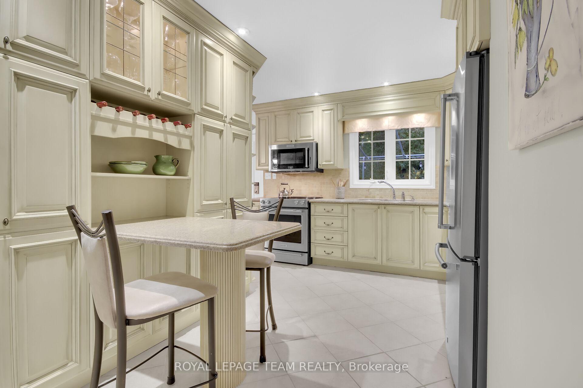 Photo 11 of 172 Old Colony Road, Ottawa, Kanata - Glencairn/Hazeldean — HOMEH