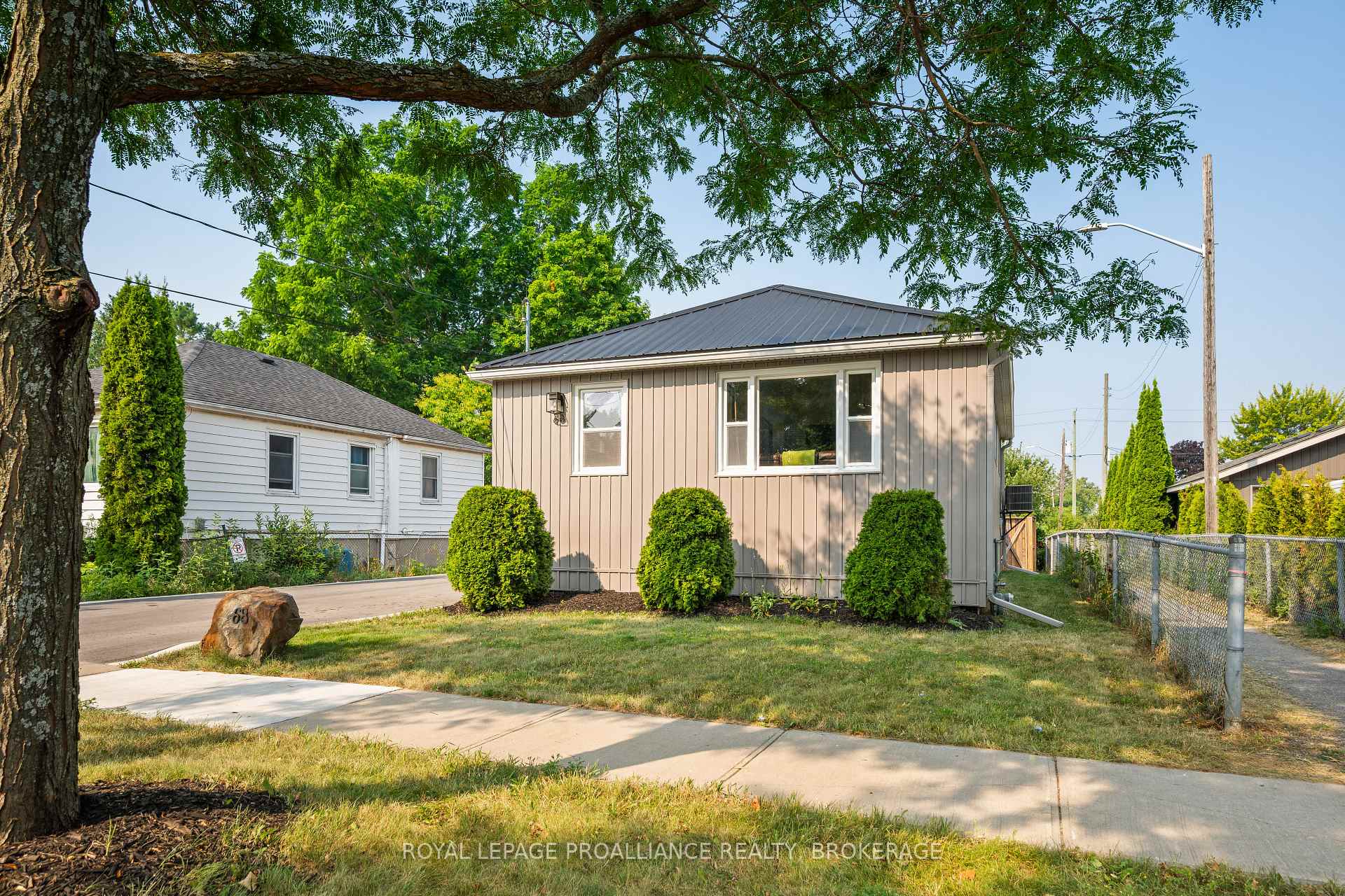 Photo 2 of 68 Hillcrest Avenue, Kingston, East of Sir John A. Blvd — HOMEH
