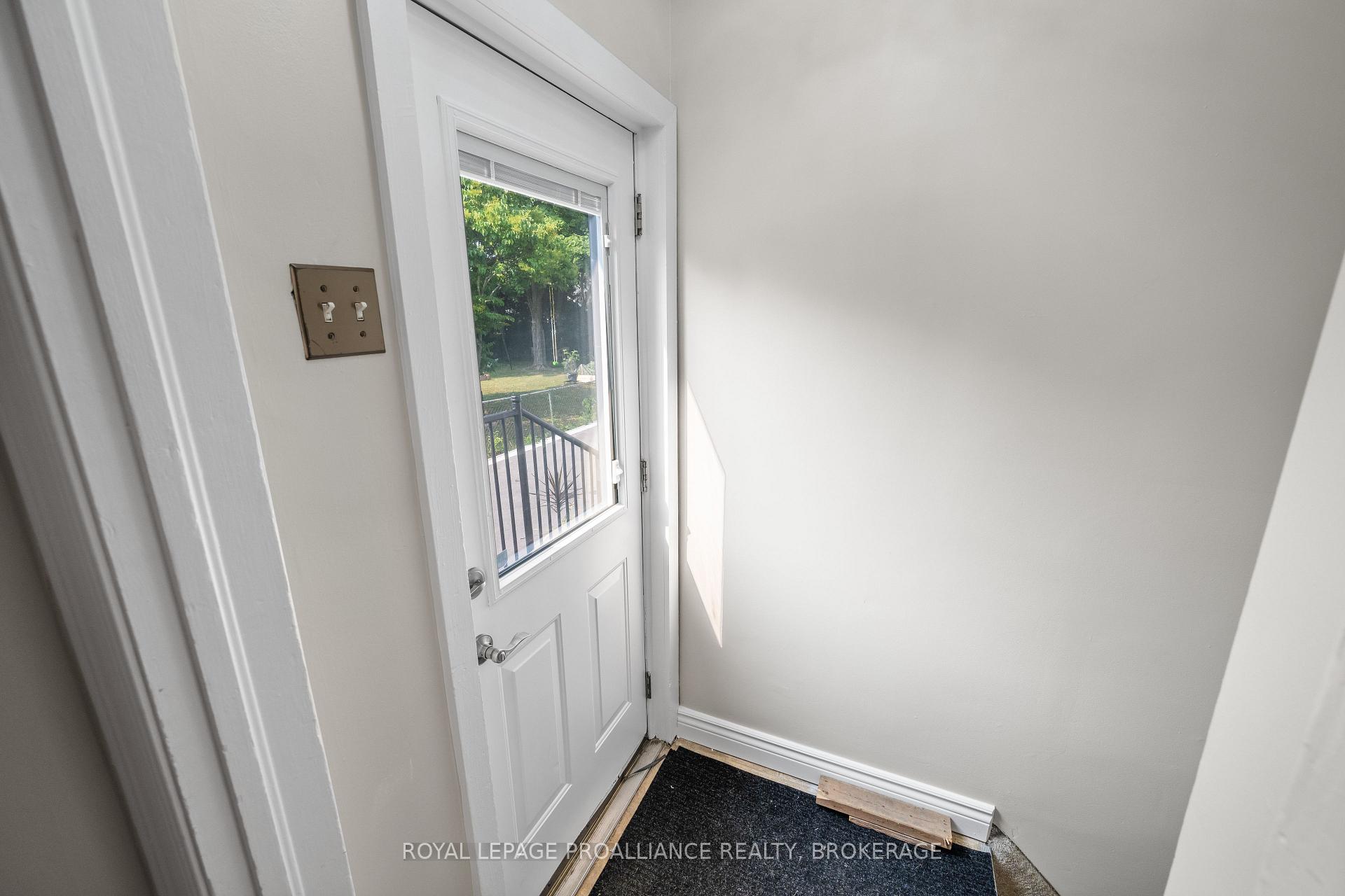 Photo 3 of 68 Hillcrest Avenue, Kingston, East of Sir John A. Blvd — HOMEH