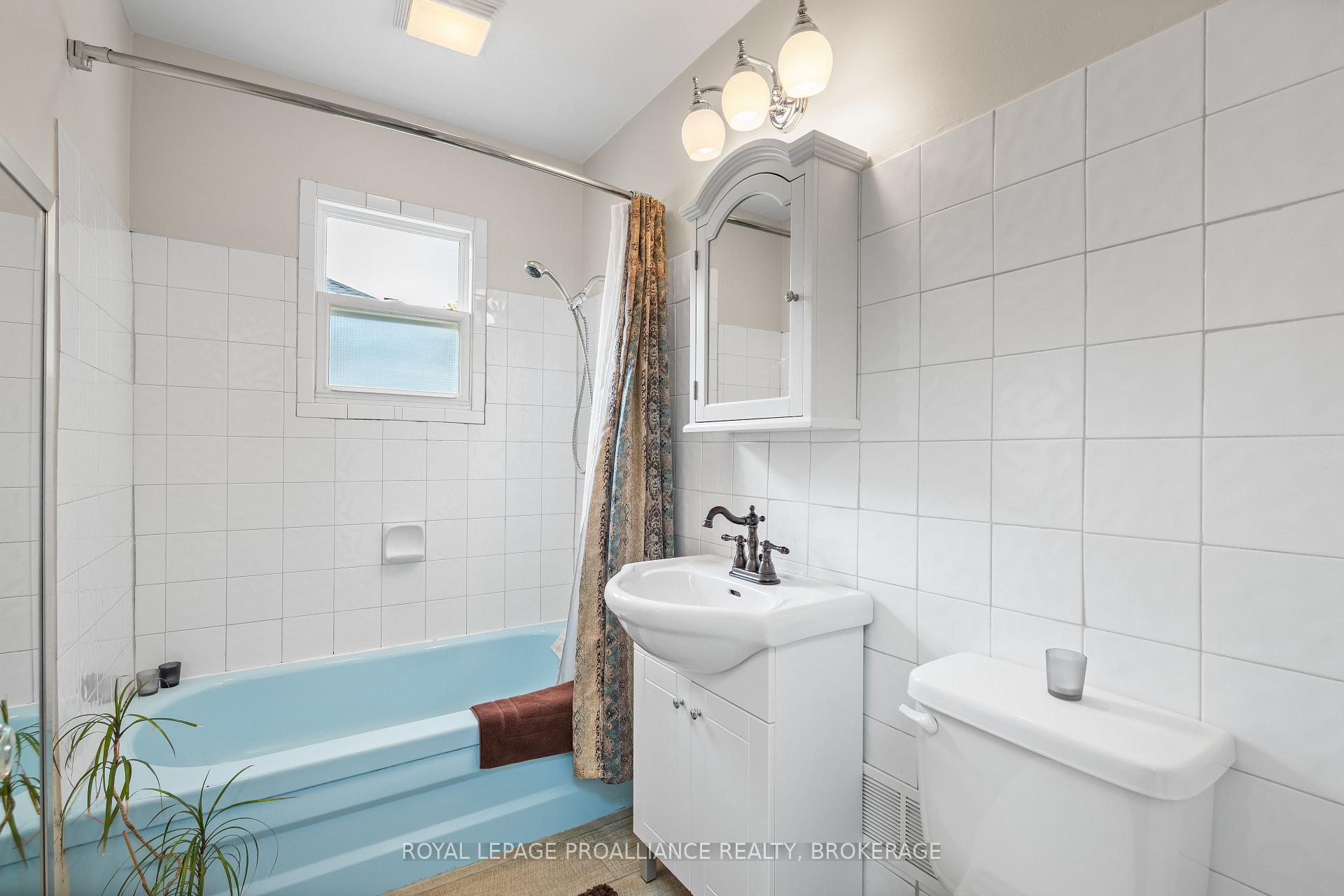 Photo 10 of 68 Hillcrest Avenue, Kingston, East of Sir John A. Blvd — HOMEH