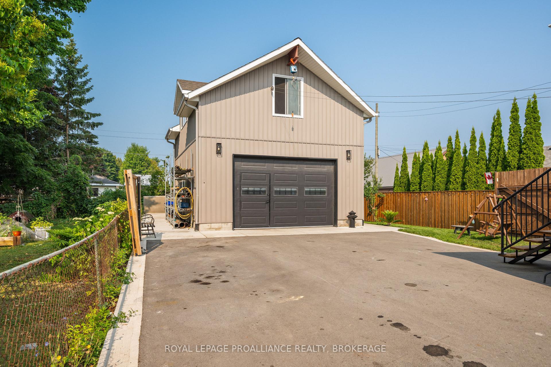 Photo 30 of 68 Hillcrest Avenue, Kingston, East of Sir John A. Blvd — HOMEH