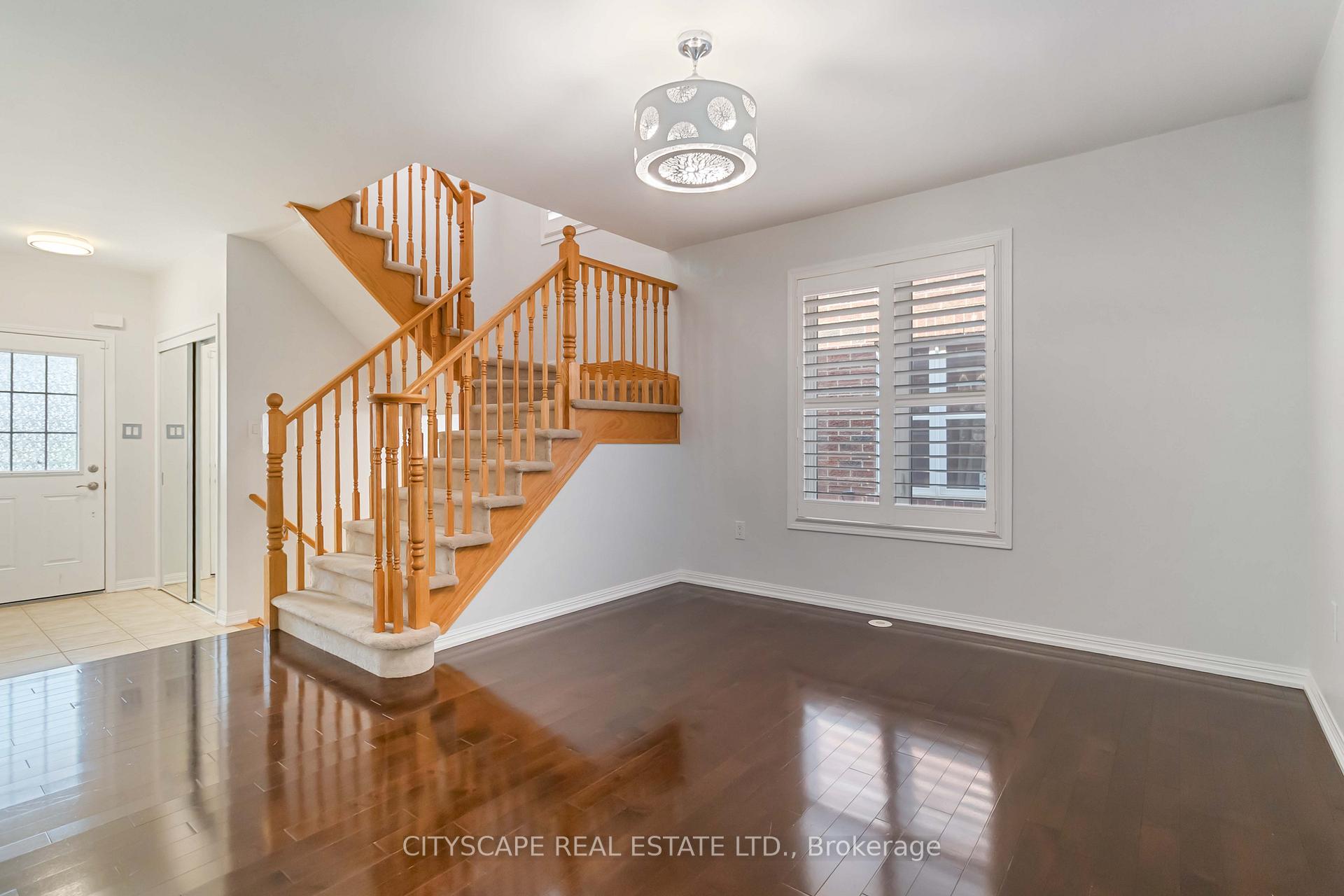 Photo 2 of 256 Whetham Heights, Milton, Harrison — HOMEH