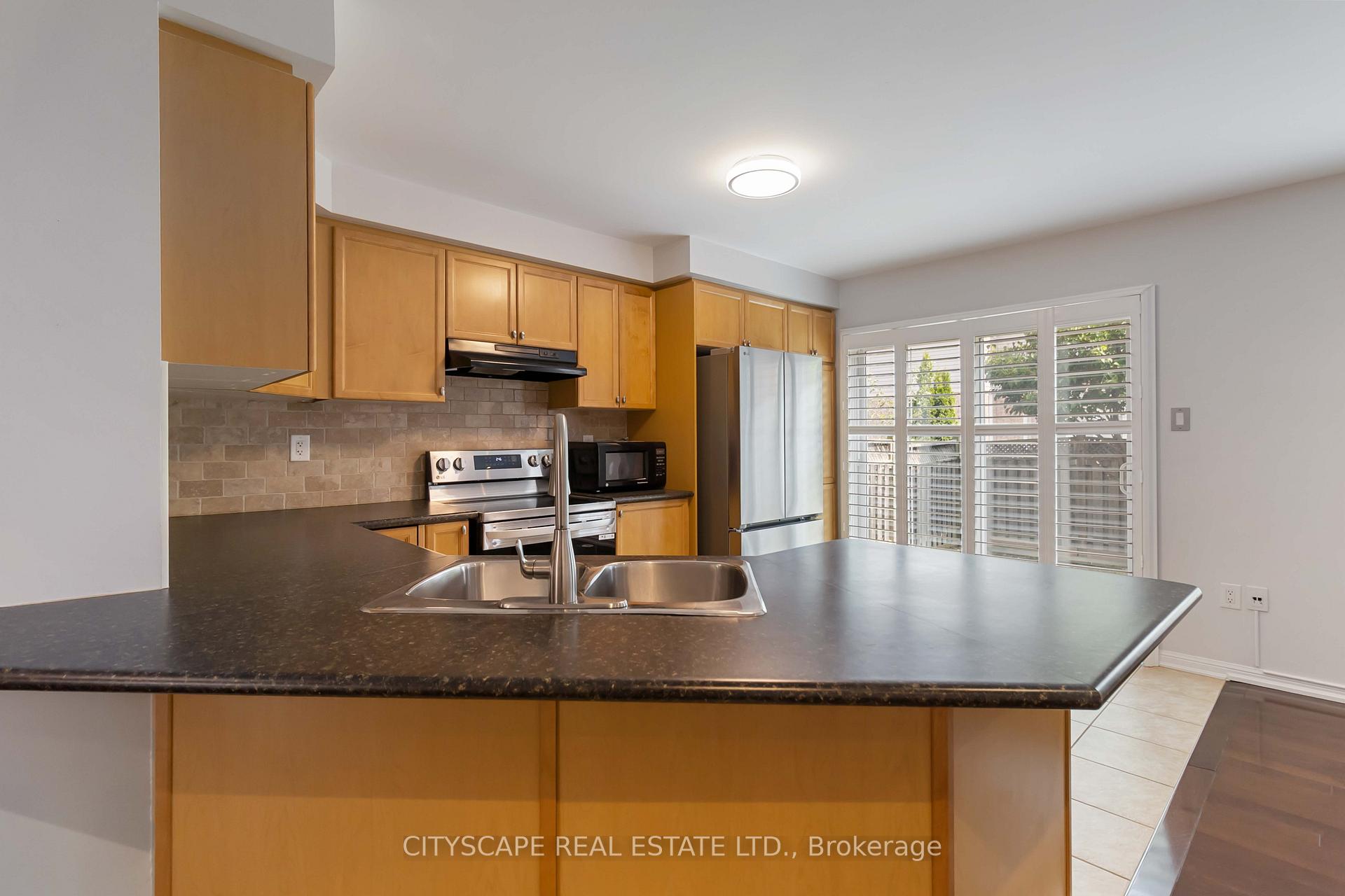 Photo 8 of 256 Whetham Heights, Milton, Harrison — HOMEH