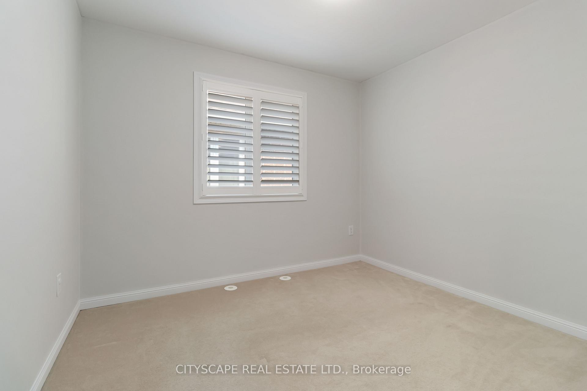 Photo 14 of 256 Whetham Heights, Milton, Harrison — HOMEH