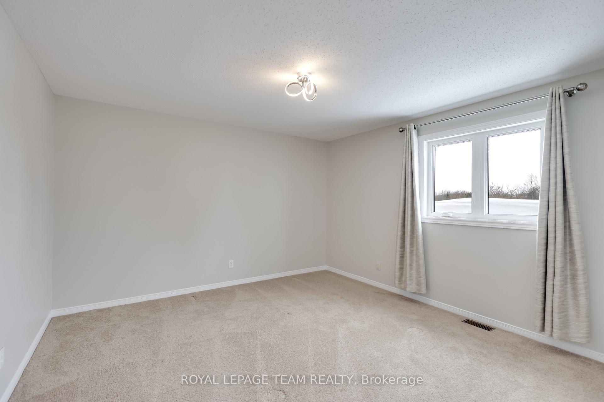 Photo 32 of 82 Hansen Avenue, Ottawa, Kanata - Kanata Lakes/Heritage Hills — HOMEH