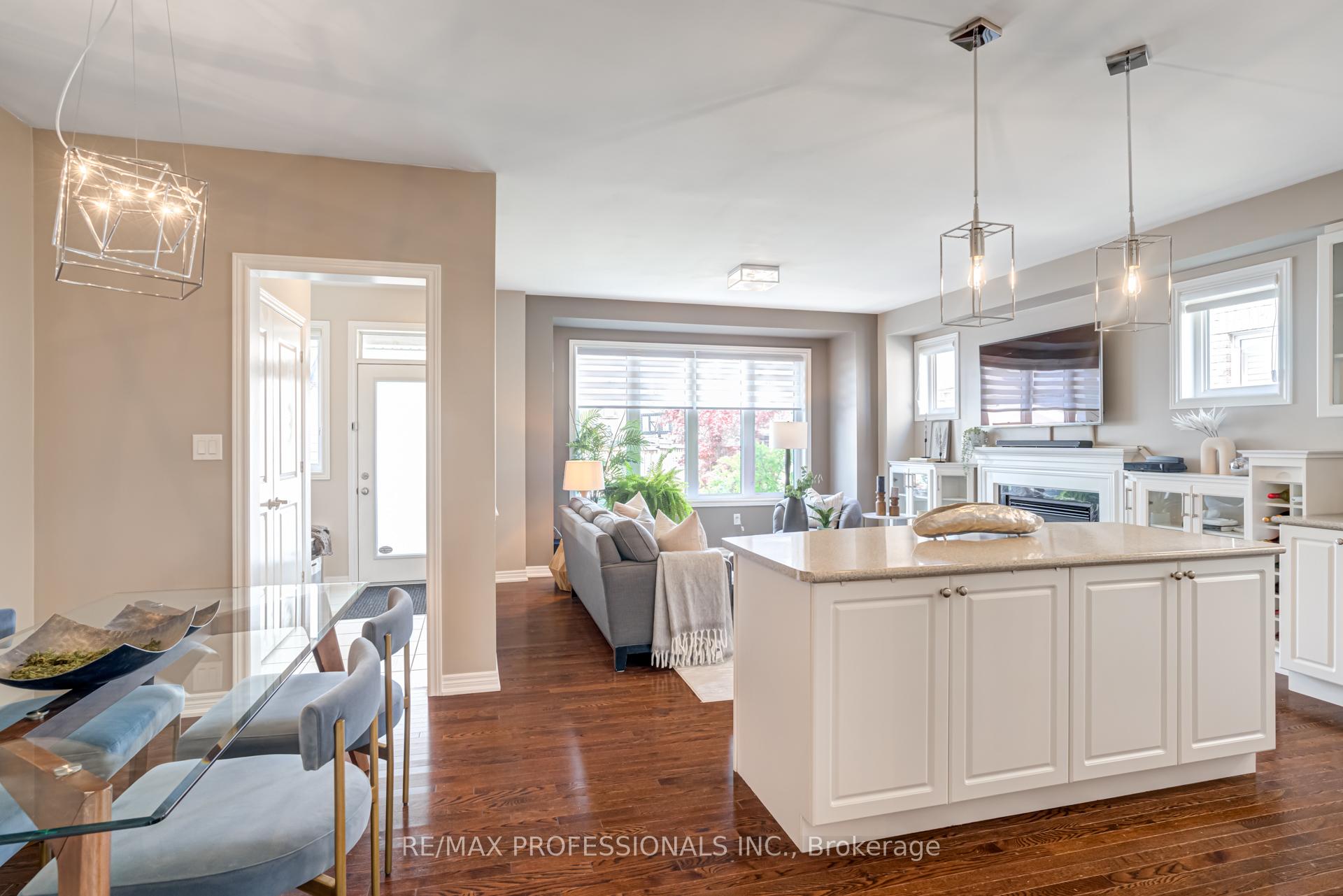 Photo 11 of 132 Cornwall Drive, Markham, Cornell — HOMEH
