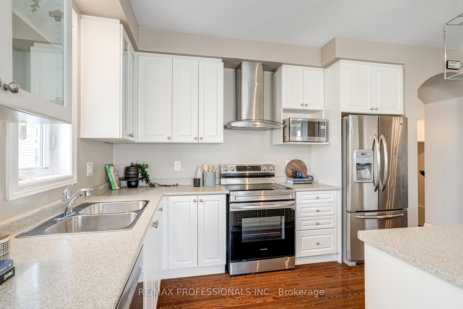 Photo 14 of 132 Cornwall Drive, Markham, Cornell — HOMEH