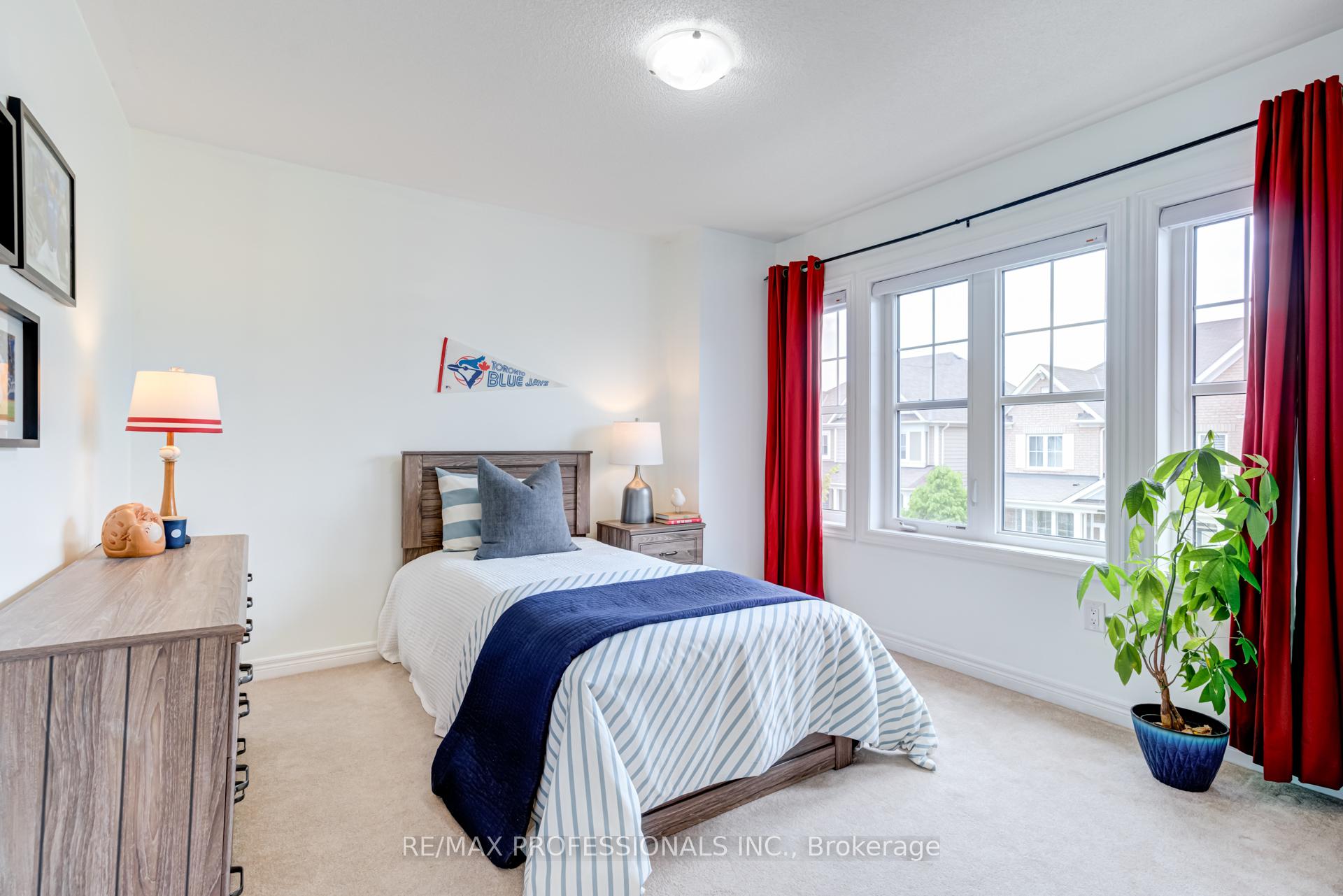 Photo 32 of 132 Cornwall Drive, Markham, Cornell — HOMEH