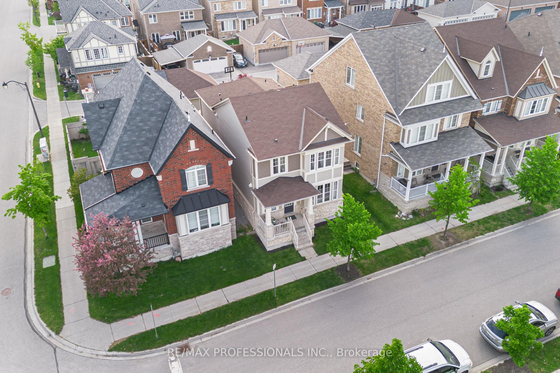 Photo 45 of 132 Cornwall Drive, Markham, Cornell — HOMEH
