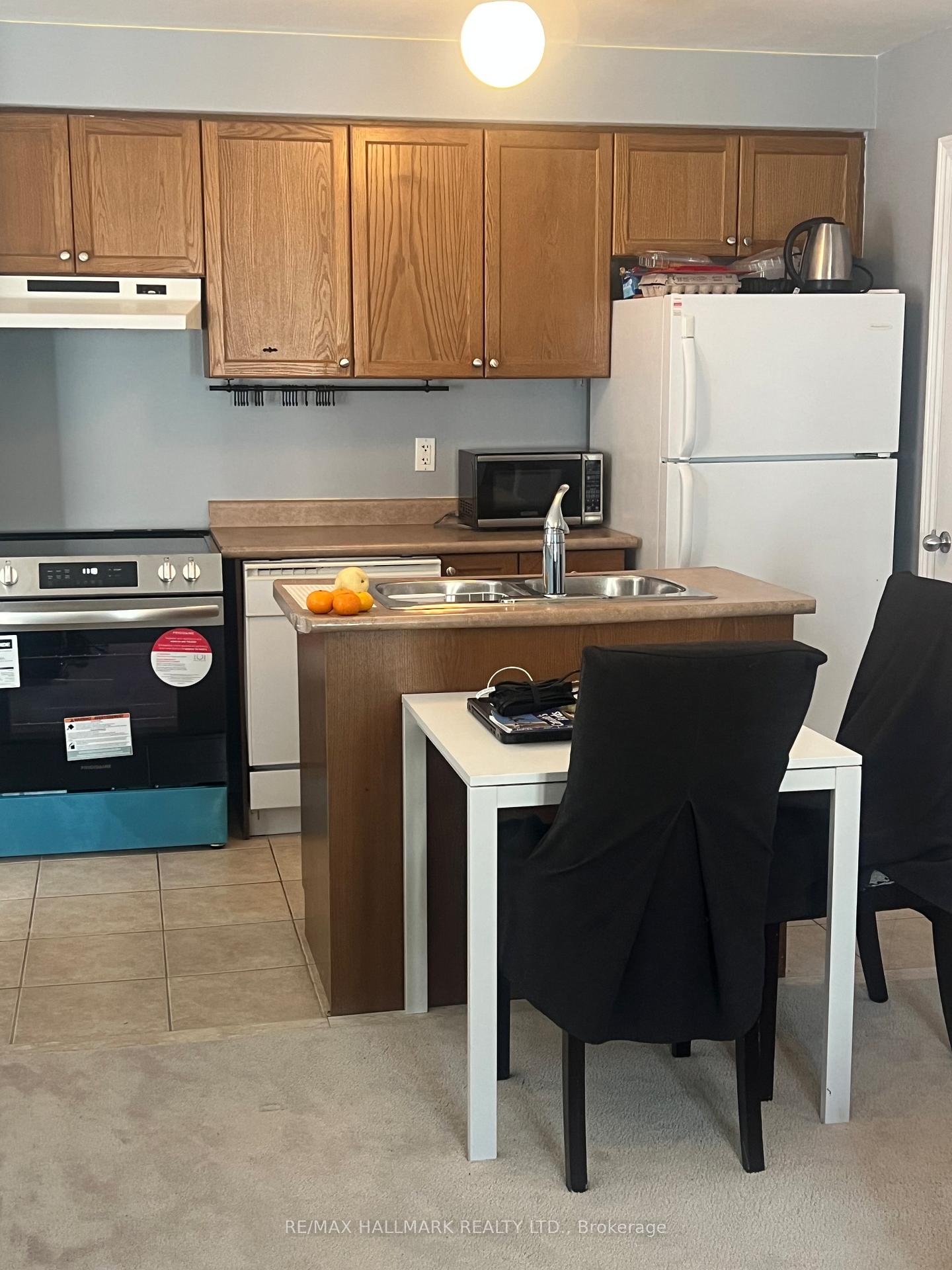 Photo 5 of Unit Coachhouse, 6 Innisvale Drive, Markham, Cornell — HOMEH