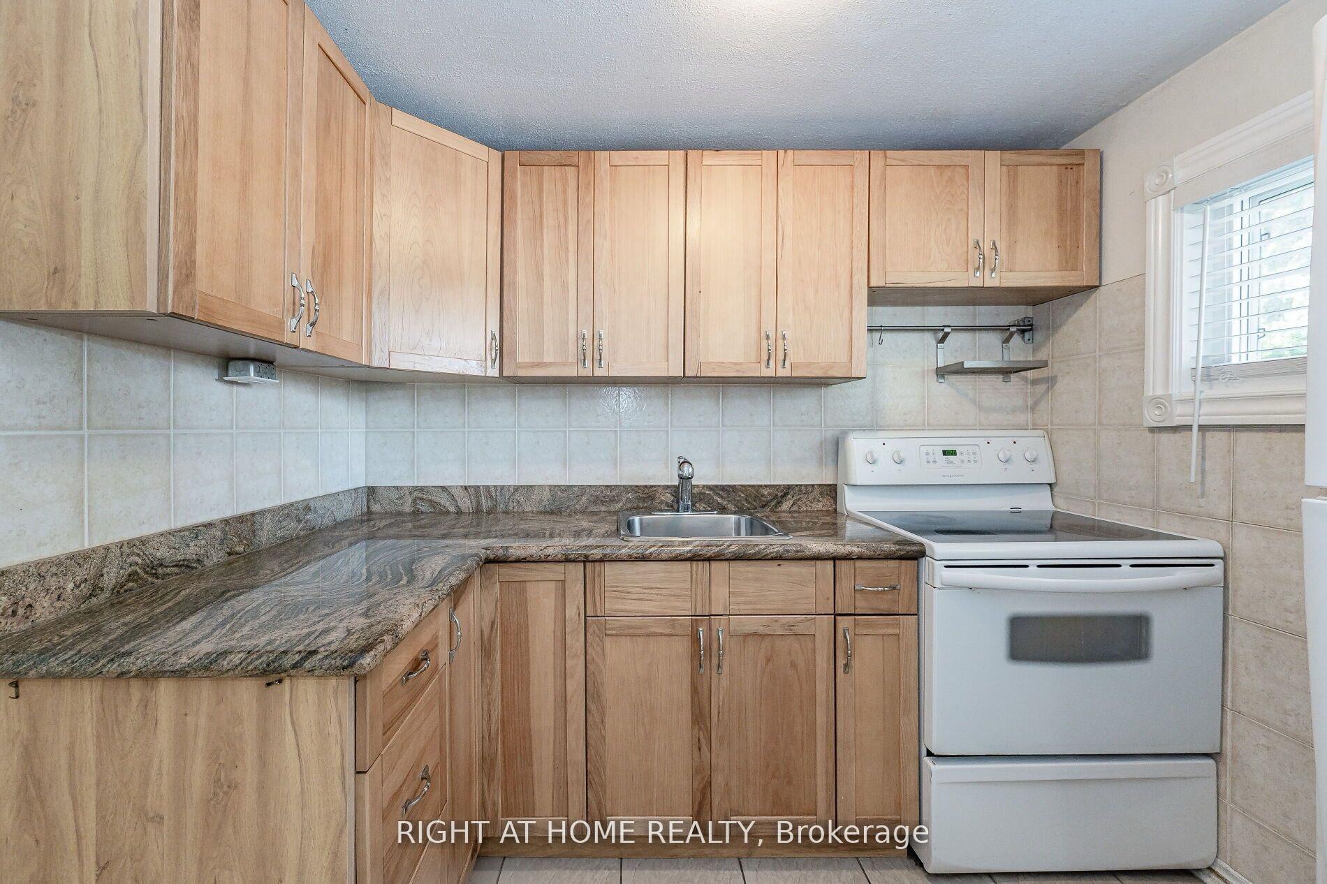 Photo 11 of Unit Unit B (BSMT), 56 Carmen Avenue, Hamilton, Macassa — HOMEH