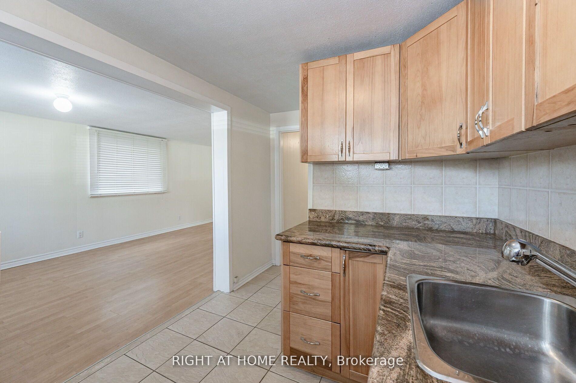 Photo 12 of Unit Unit B (BSMT), 56 Carmen Avenue, Hamilton, Macassa — HOMEH