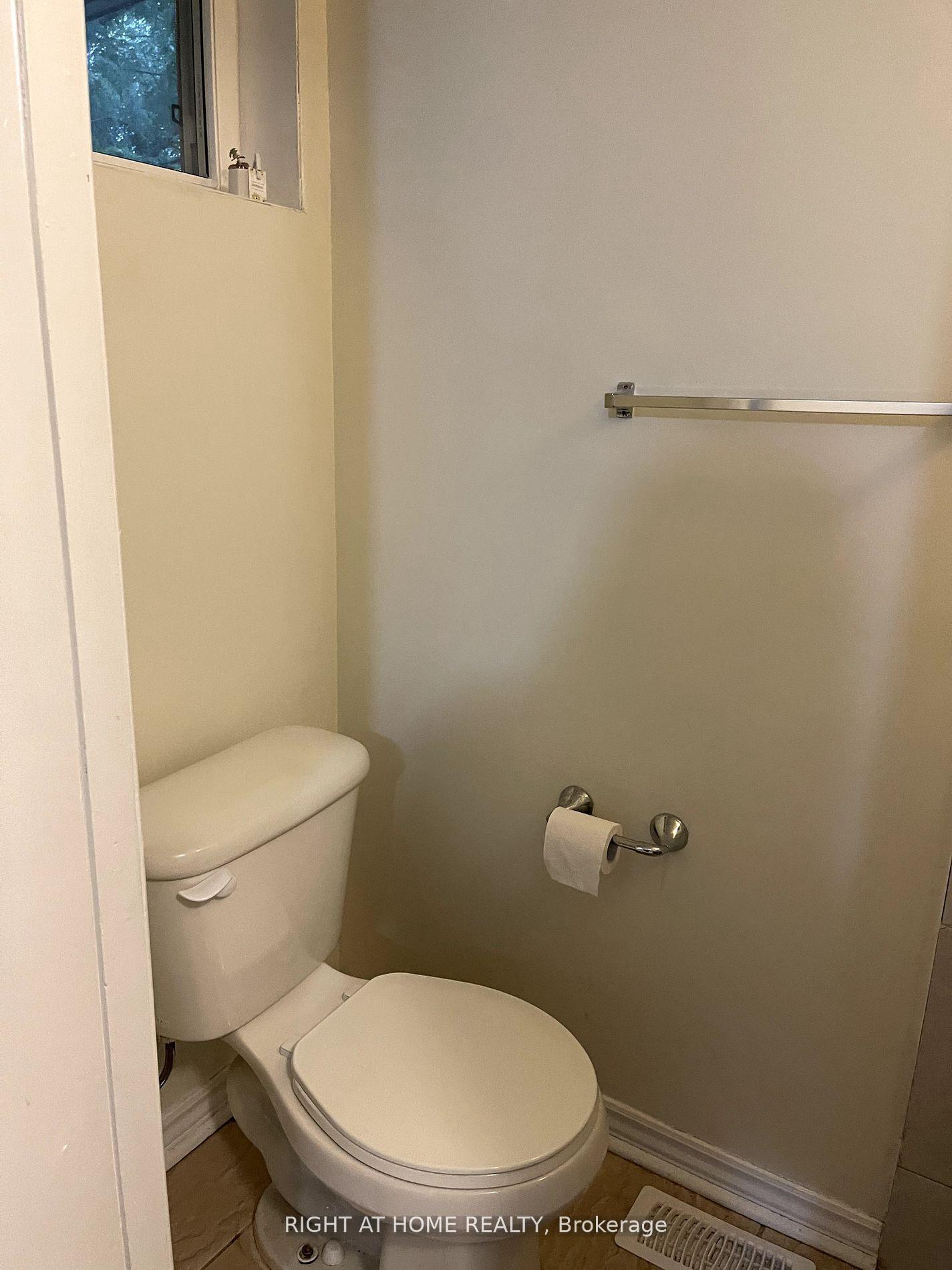 Photo 14 of Unit Unit B (BSMT), 56 Carmen Avenue, Hamilton, Macassa — HOMEH