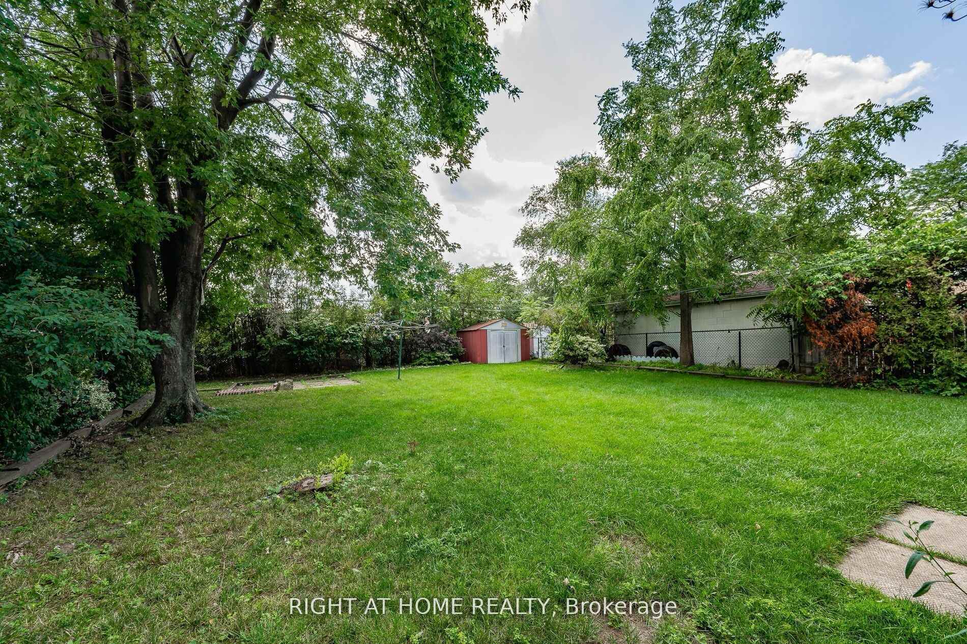 Photo 22 of Unit Unit B (BSMT), 56 Carmen Avenue, Hamilton, Macassa — HOMEH