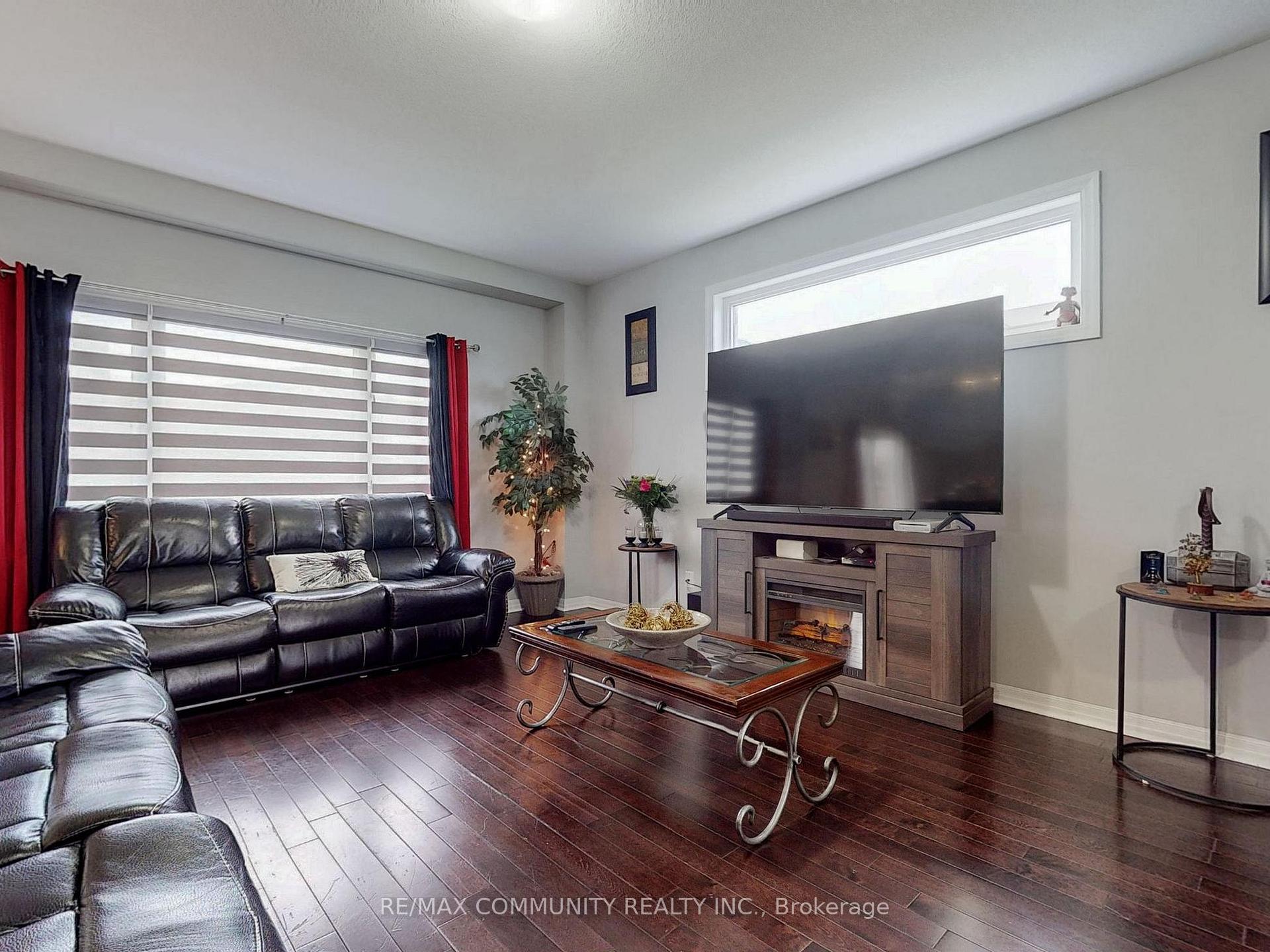 Photo 7 of 2 Castlebay Street, Kitchener, Huron Park — HOMEH