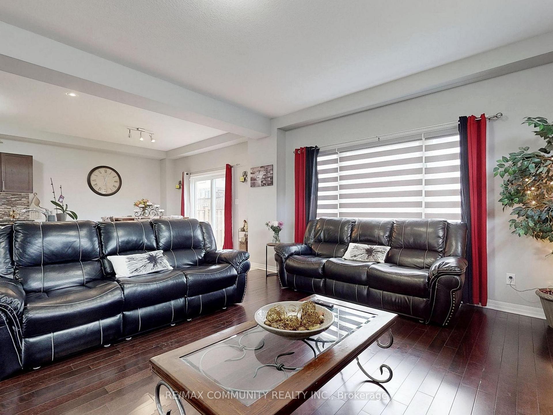 Photo 8 of 2 Castlebay Street, Kitchener, Huron Park — HOMEH